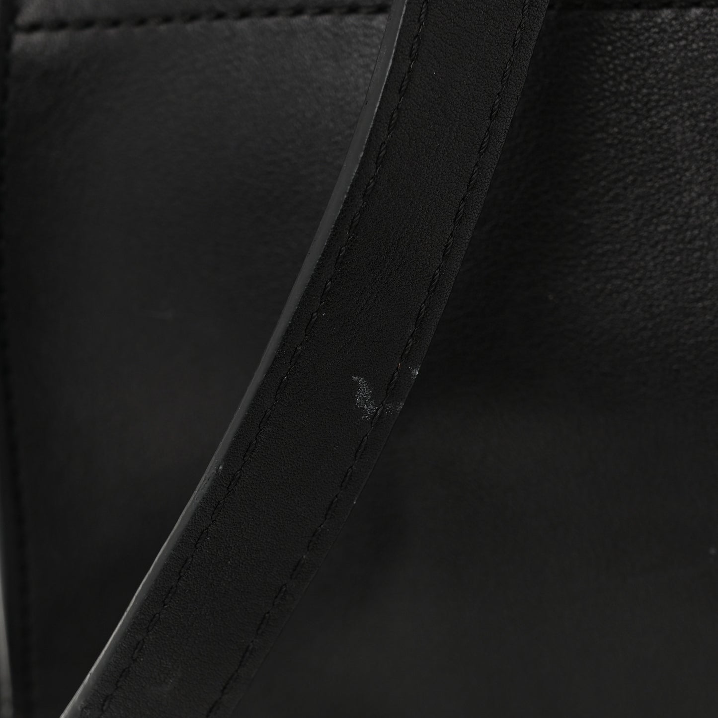 Polished Saddle Calfskin Soft Margaux 12 Black