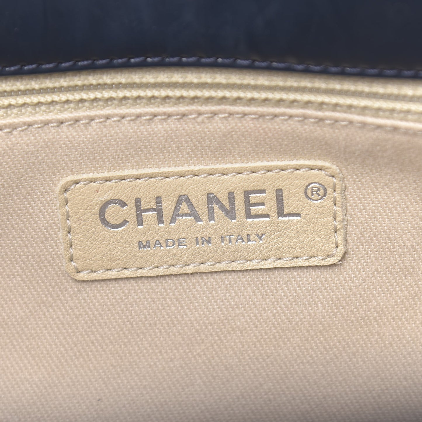 Vinyl Quilted Large In The Business Tote Navy