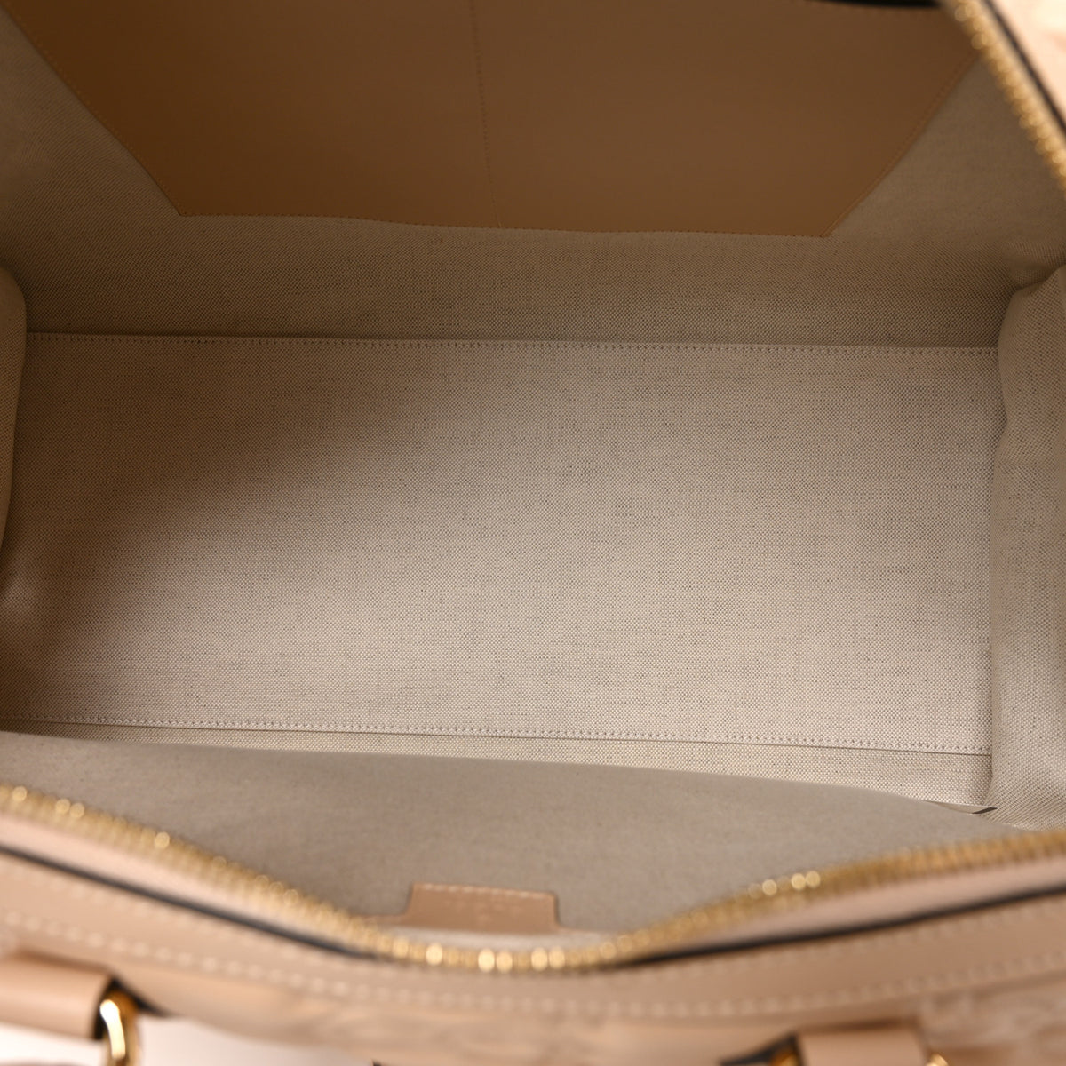 Gucci Calfskin GG Matelasse Medium Duffle Bag Naturale 4 of 8