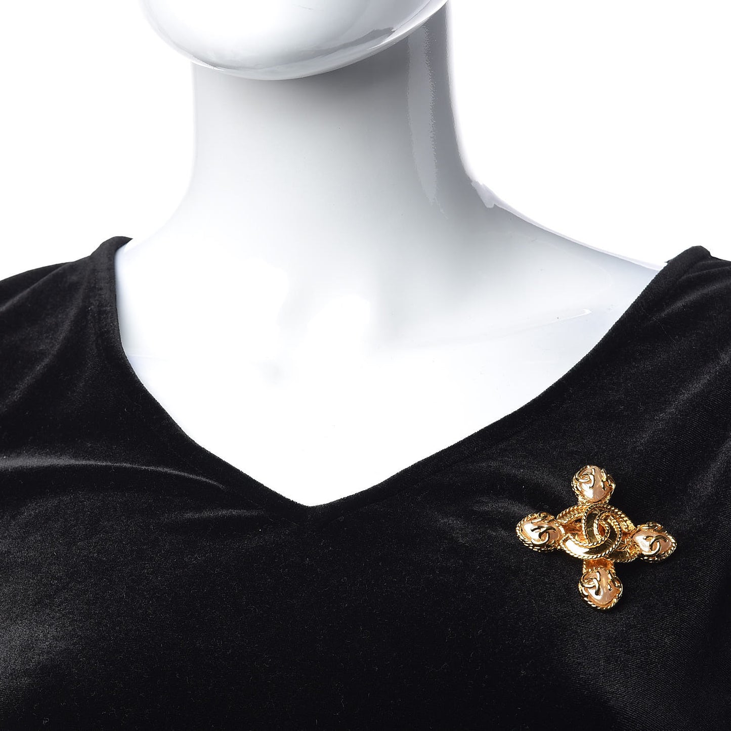 Pearl CC Cross Brooch Gold