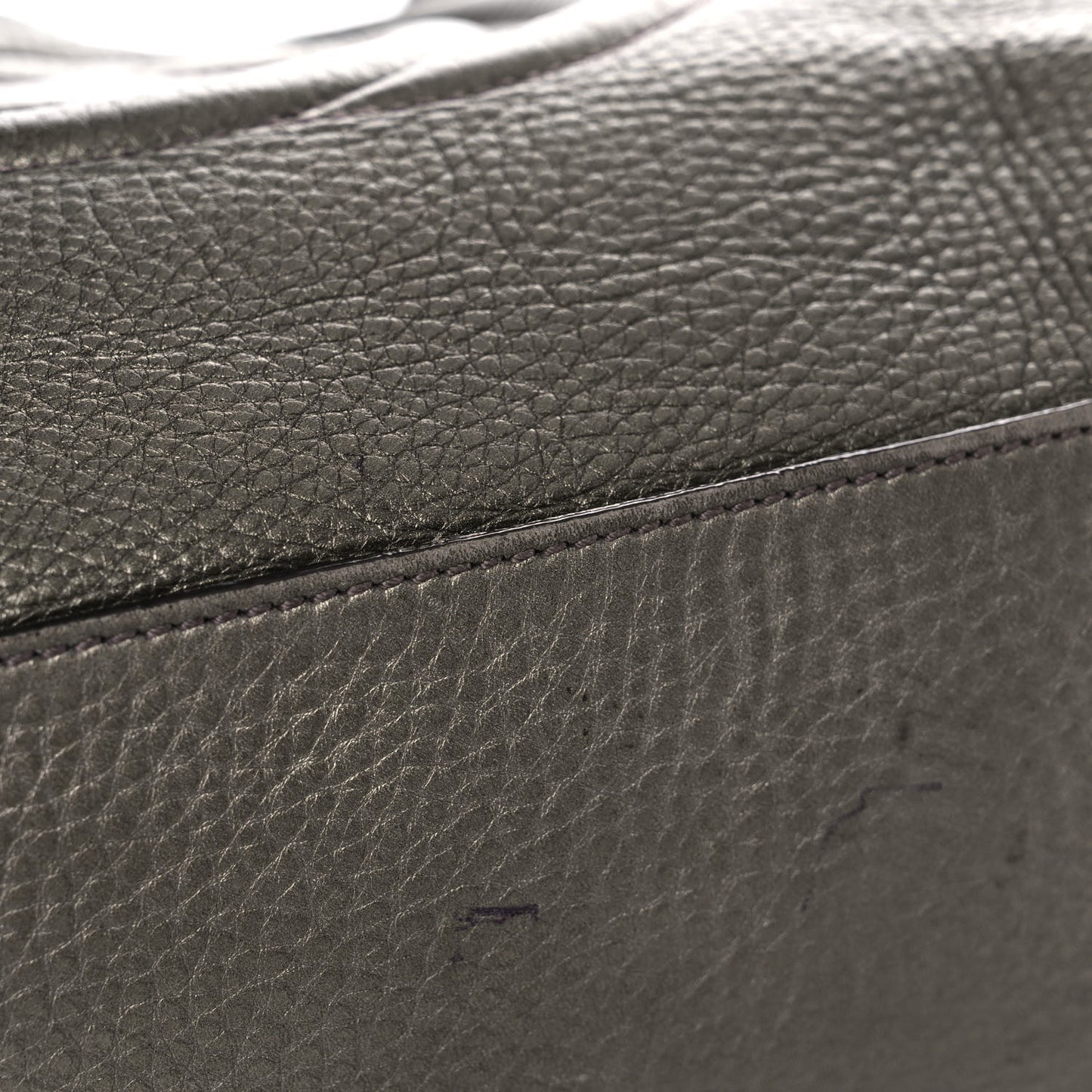 Metallic Pebbled Calfskin Medium Soho Chain Shoulder Bag Sasso