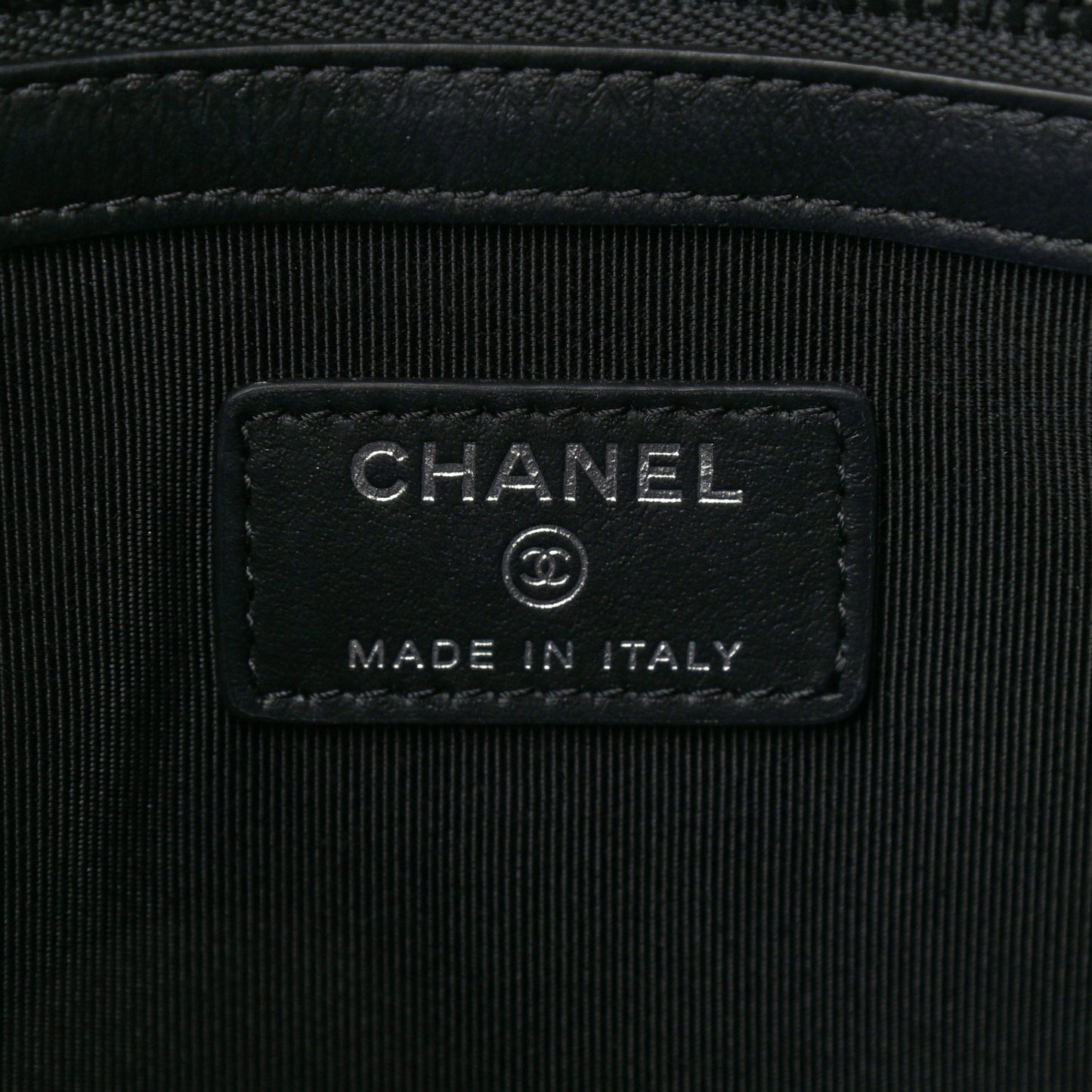 Crumpled Calfskin Quilted Medium Cosmetic Case So Black