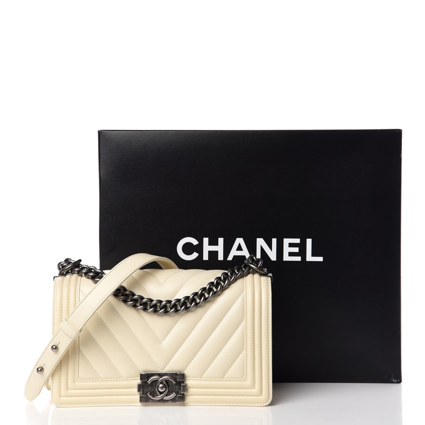 Calfskin Chevron Quilted Medium Boy Flap Ivory