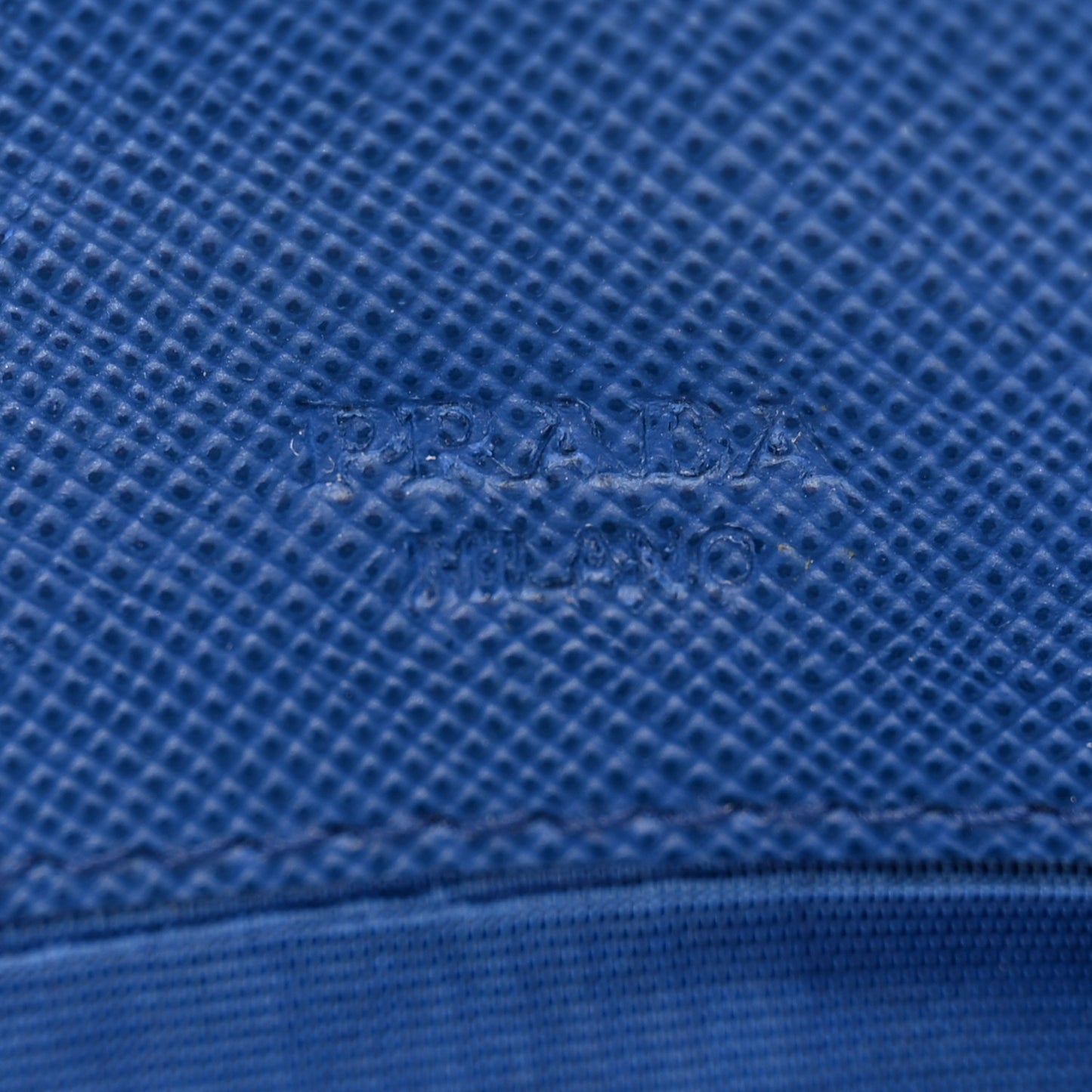 Saffiano Tuc Continental Flap Wallet Azzurro
