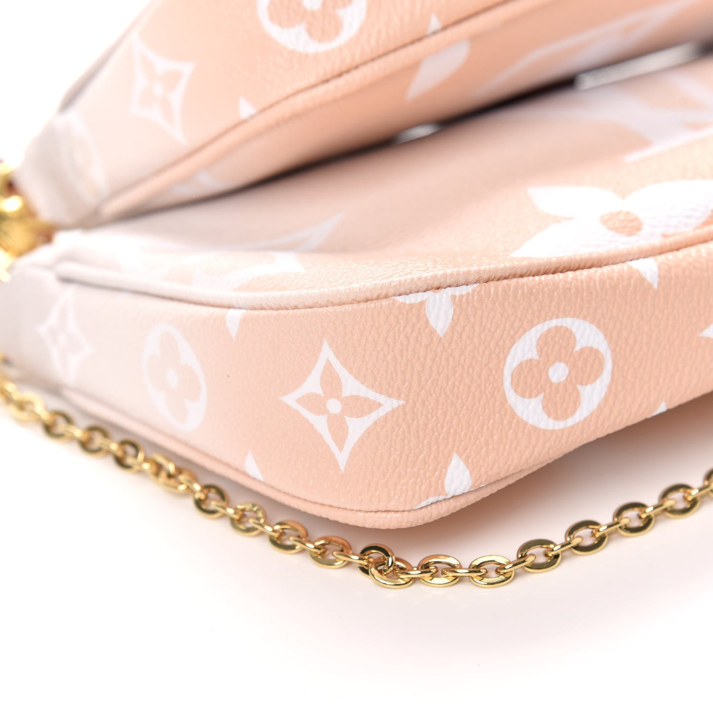 Monogram Giant By The Pool Multi Pochette Accessories Brume