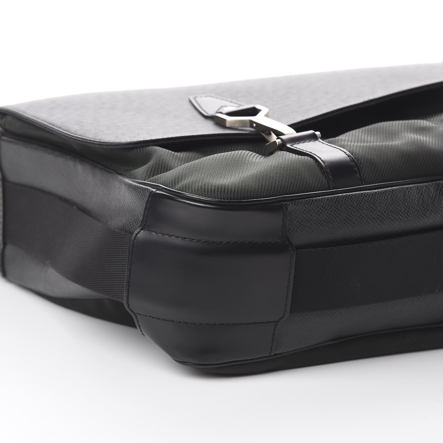 Louis Vuitton Taiga Dersou Messenger Bag Ardoise 5 of 8