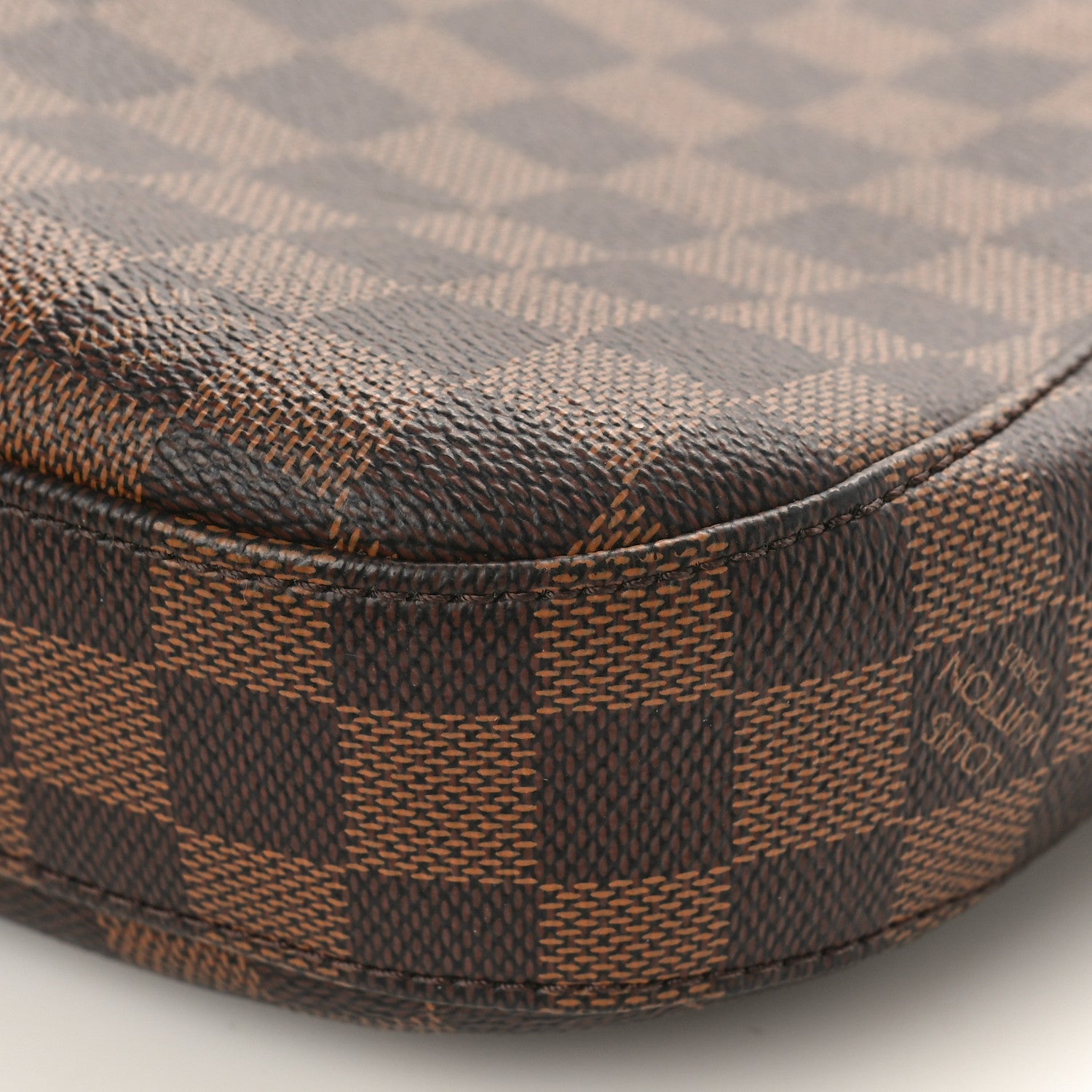 Louis Vuitton Damier Ebene South Bank Besace 7 of 7