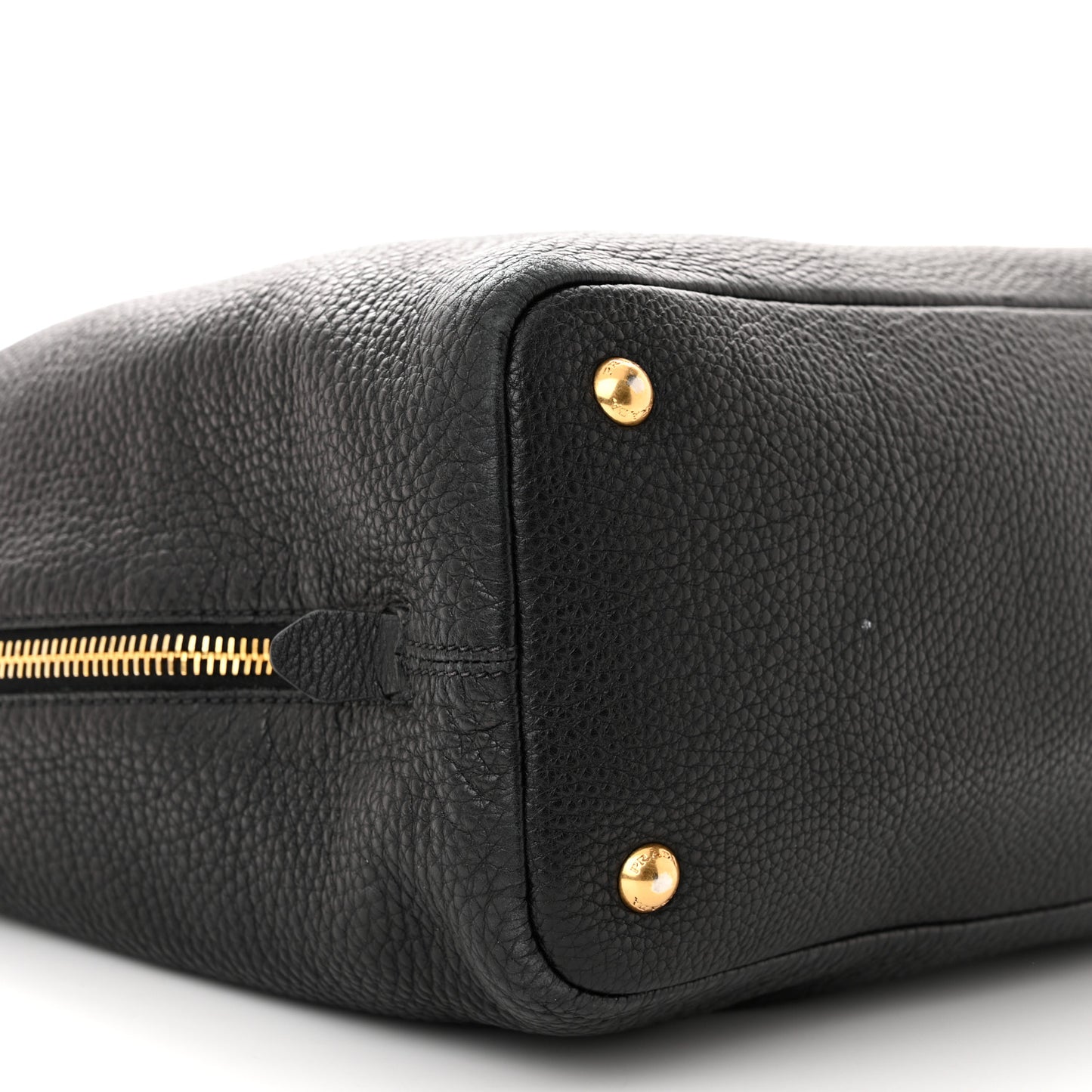 Vitello Daino Side Zip Tote Black