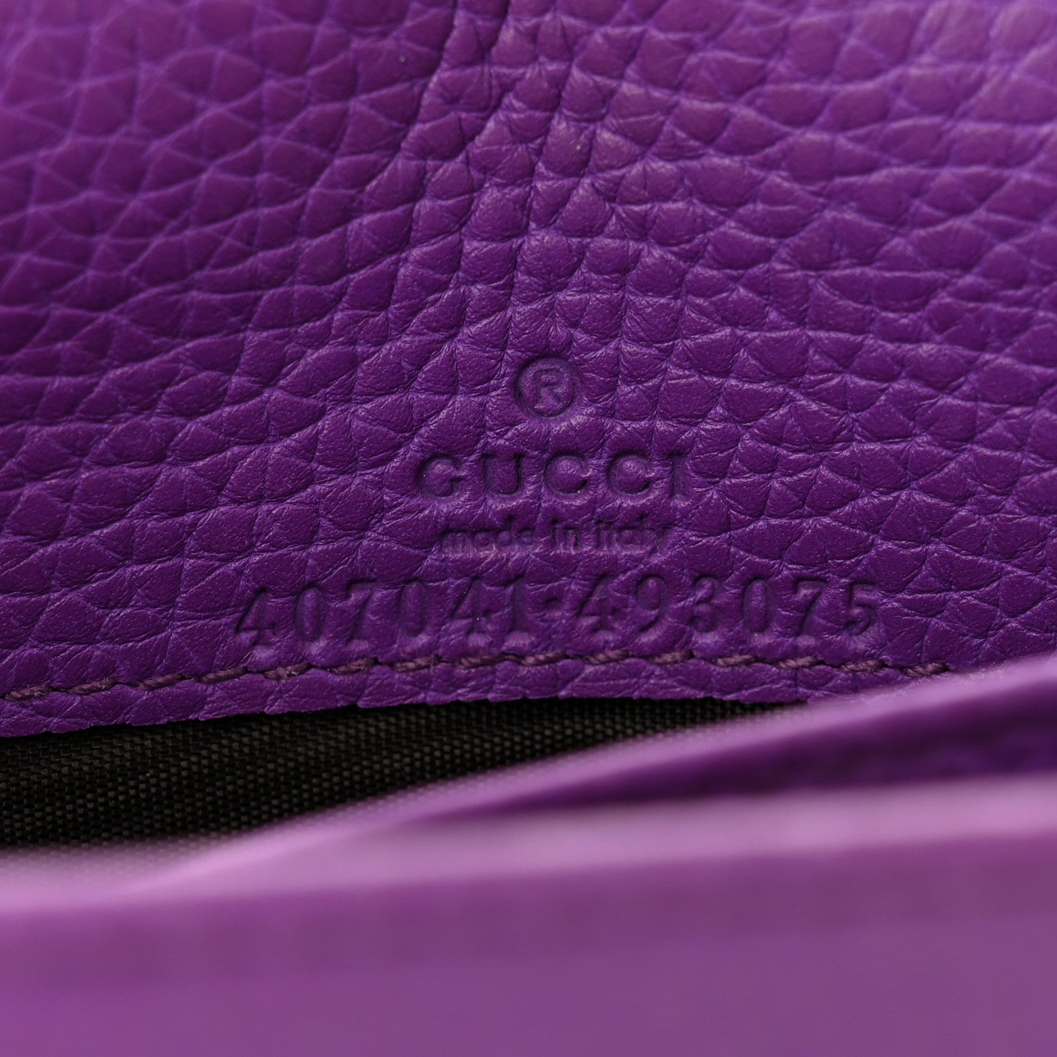 Gucci Pebbled Calfskin Soho Wallet On Chain Shine Purple 6 of 10