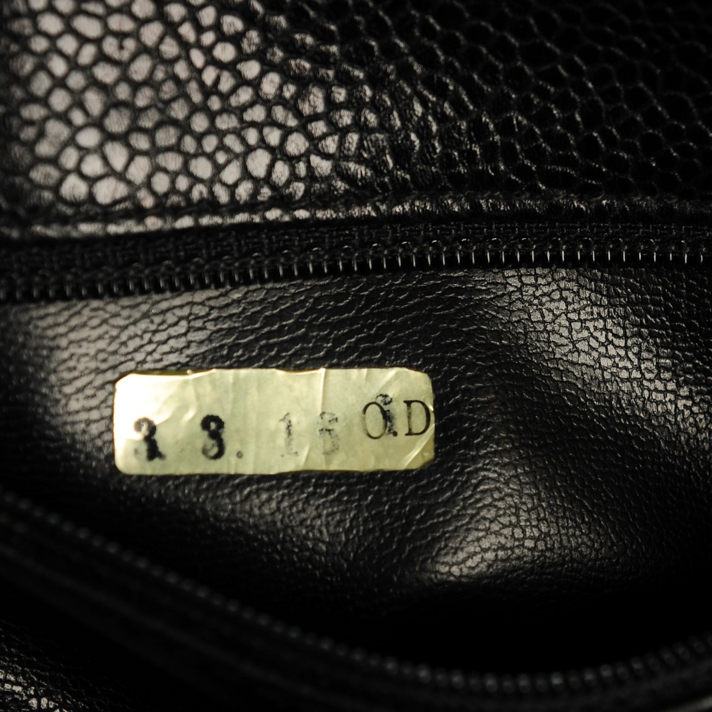 Caviar Quilted Shoulder Bag Black
