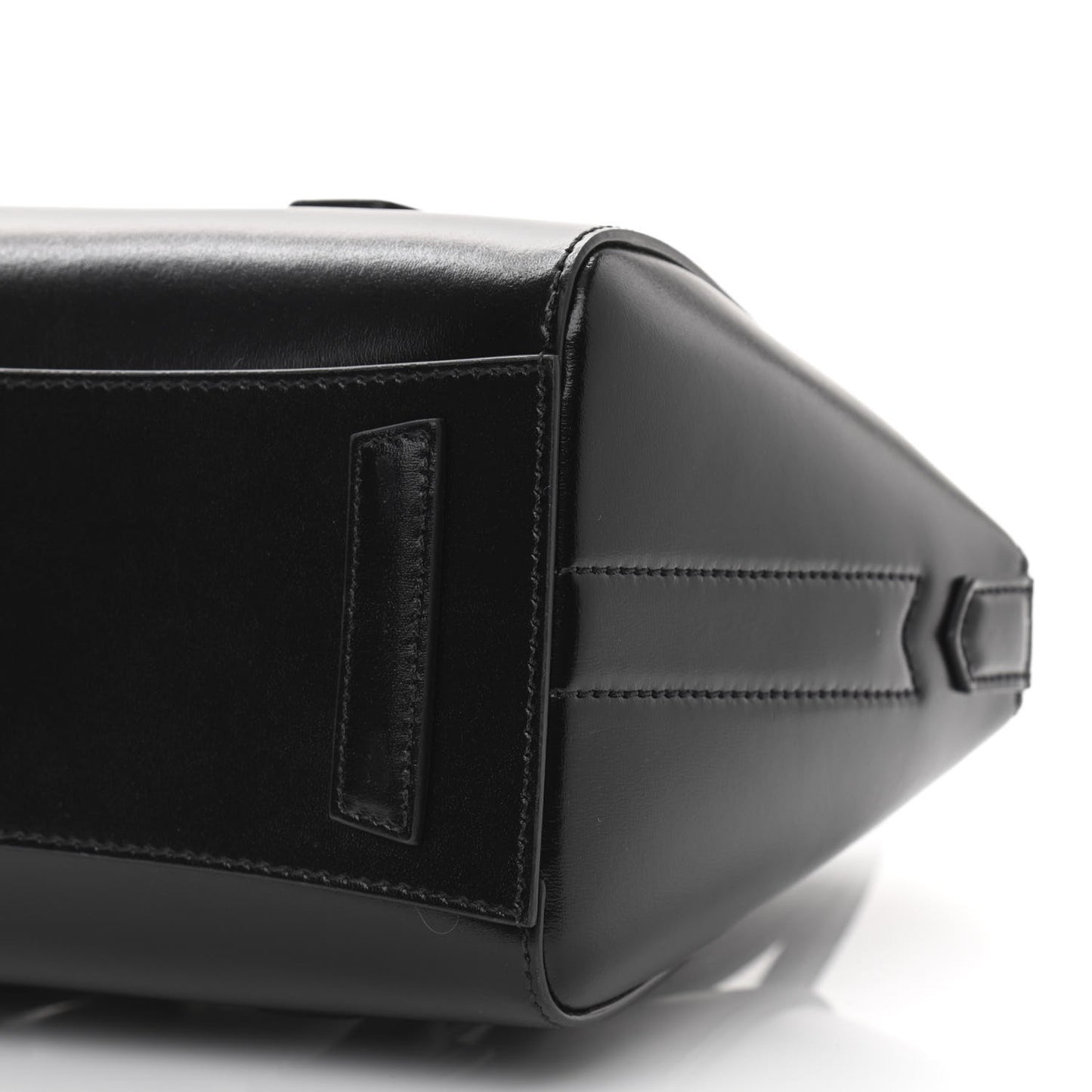 Box Calfskin Mini Lock Antigona Black