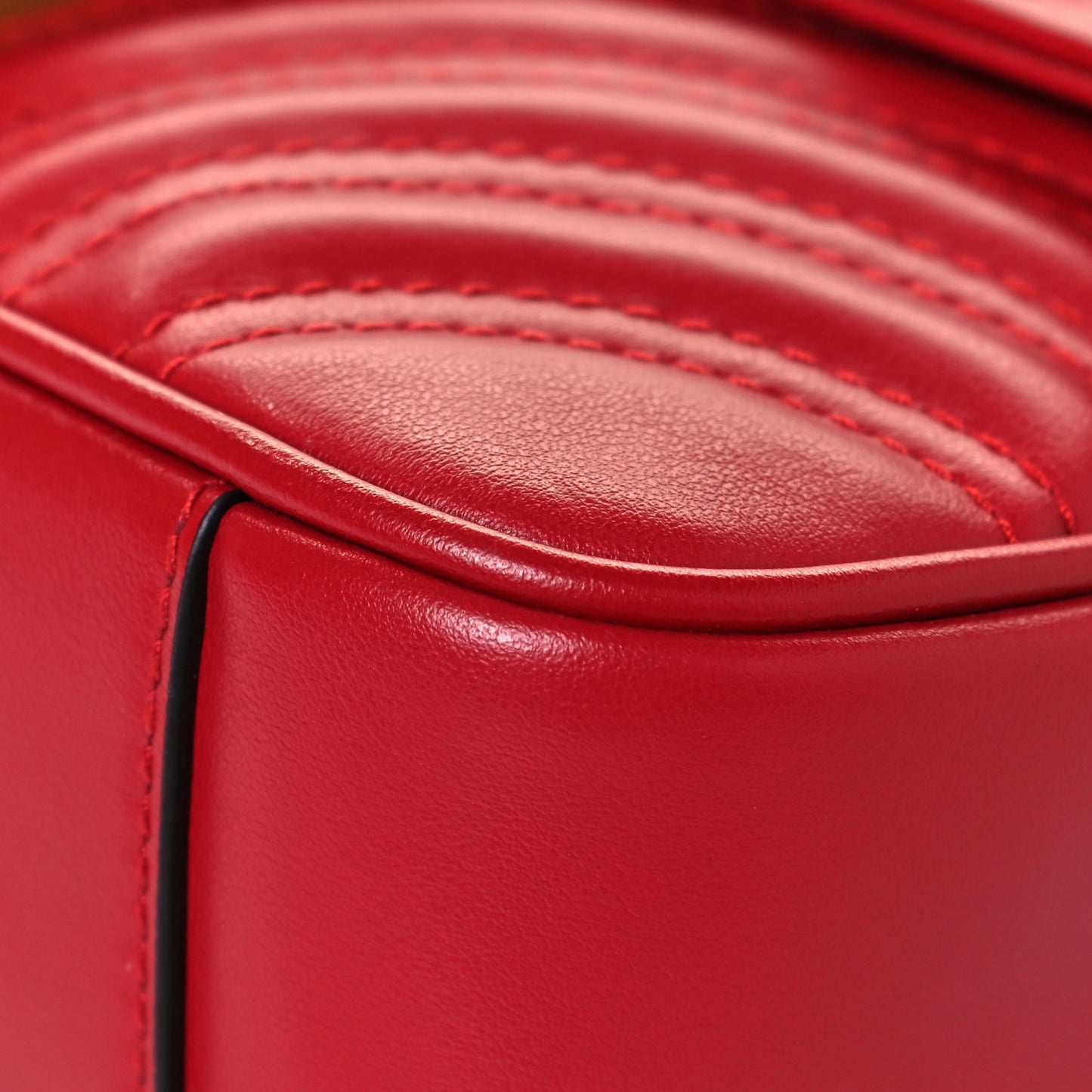 Calfskin Matelasse Mini GG Marmont Shoulder Bag Hibiscus Red
