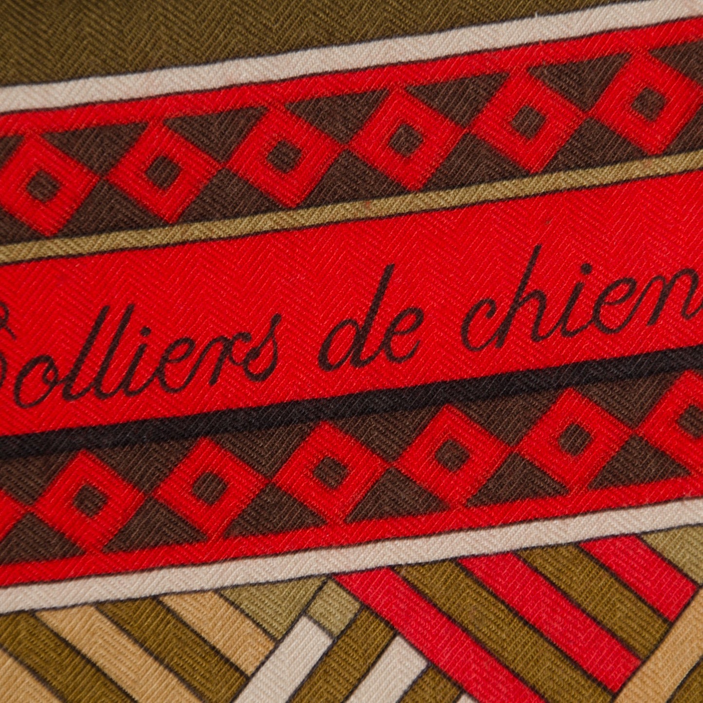 Cashmere Silk Colliers de Chiens Shawl 140 Black Rouge Kaki
