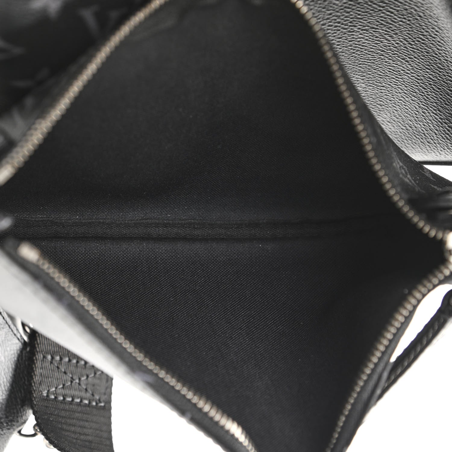 Louis Vuitton Reverse Monogram Eclipse Trio Messenger 9 of 13