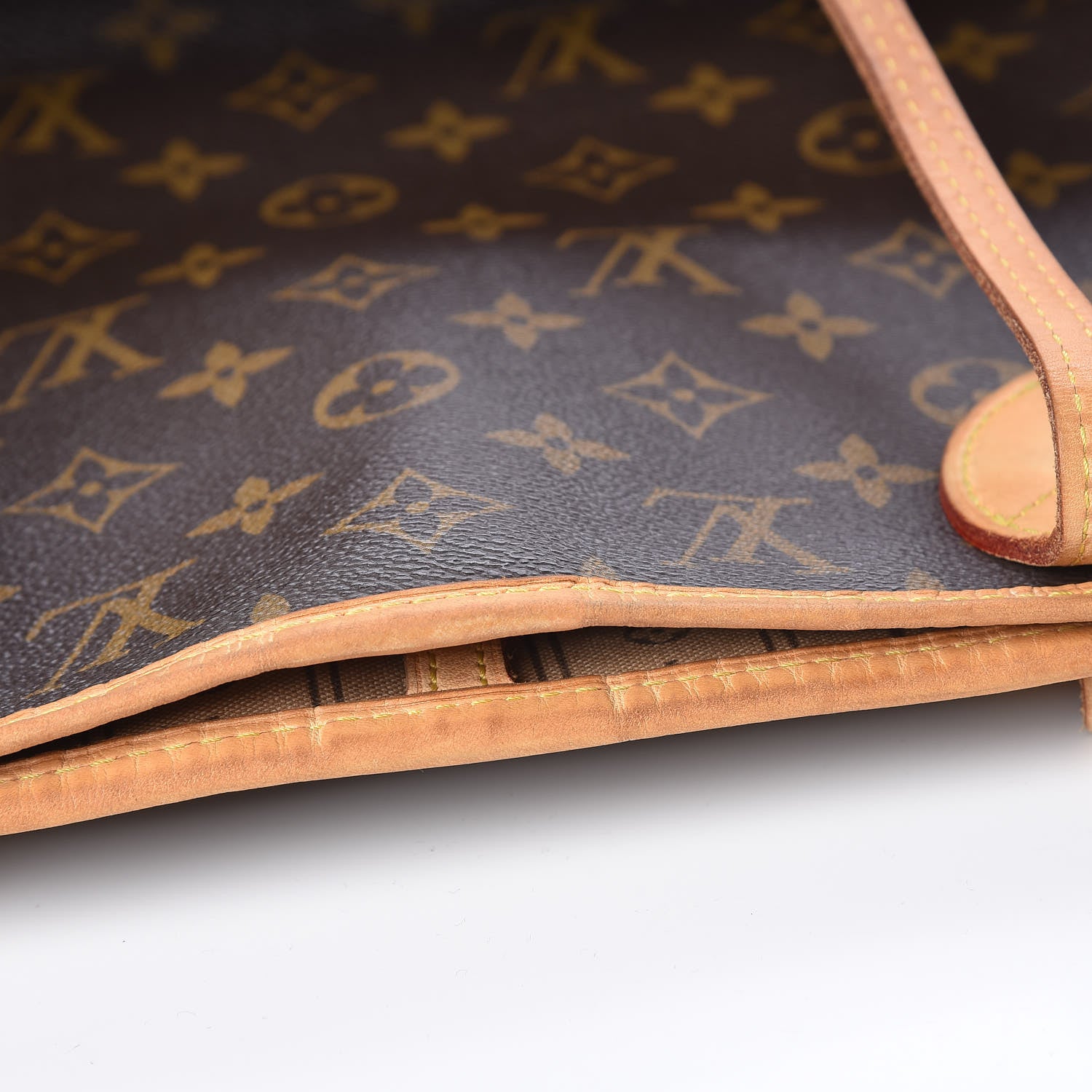 Louis Vuitton Monogram Neverfull MM 12 of 16