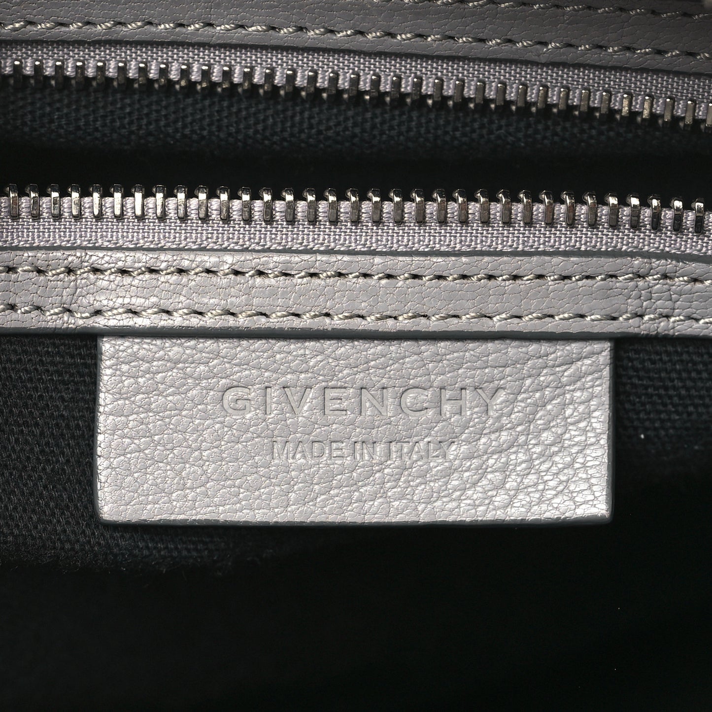 Sugar Goatskin Medium Antigona Pearl Grey