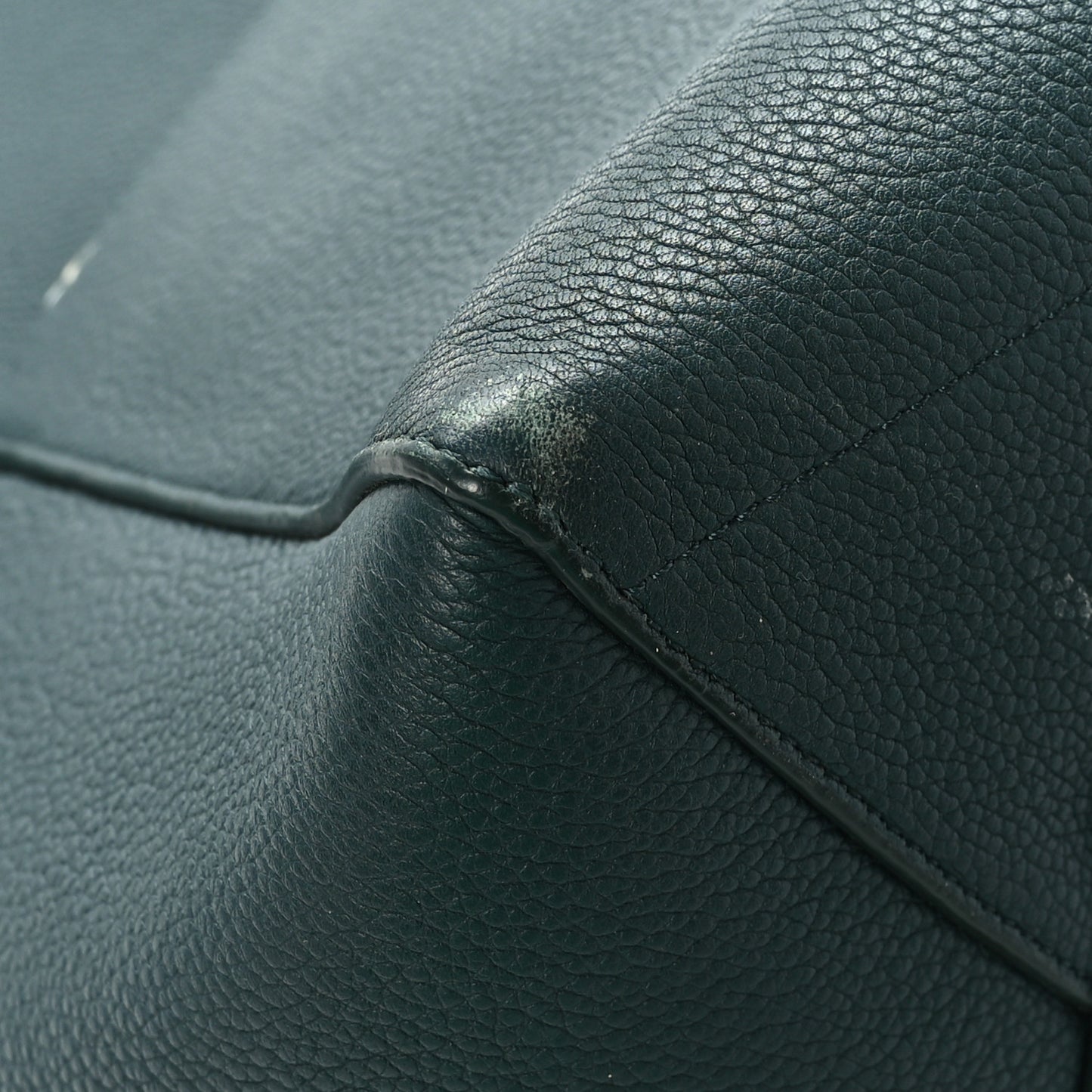 Soft Grained Calfskin Sangle Bucket Bag Amazone
