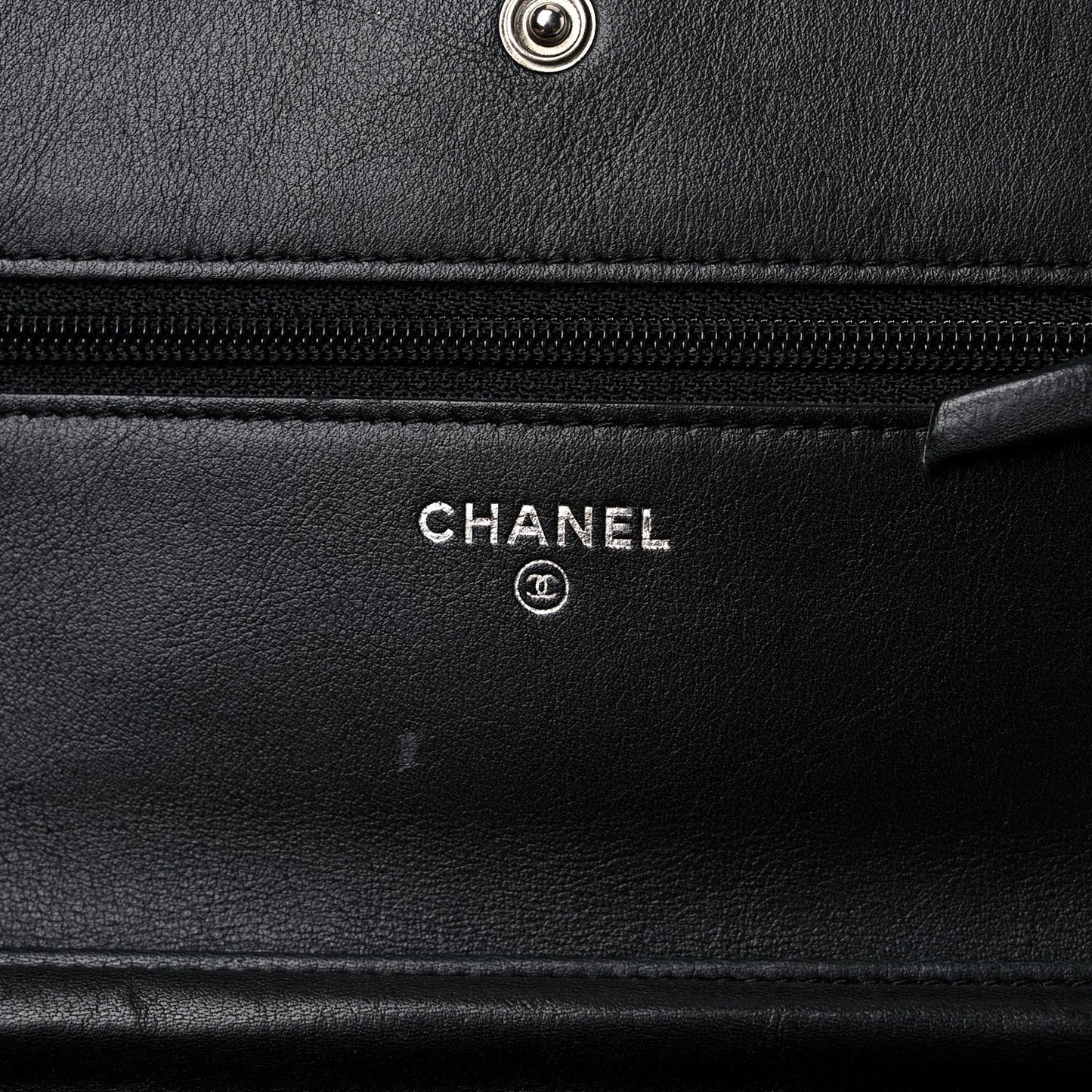 Lambskin Diamond Stitched Wallet On Chain WOC Black