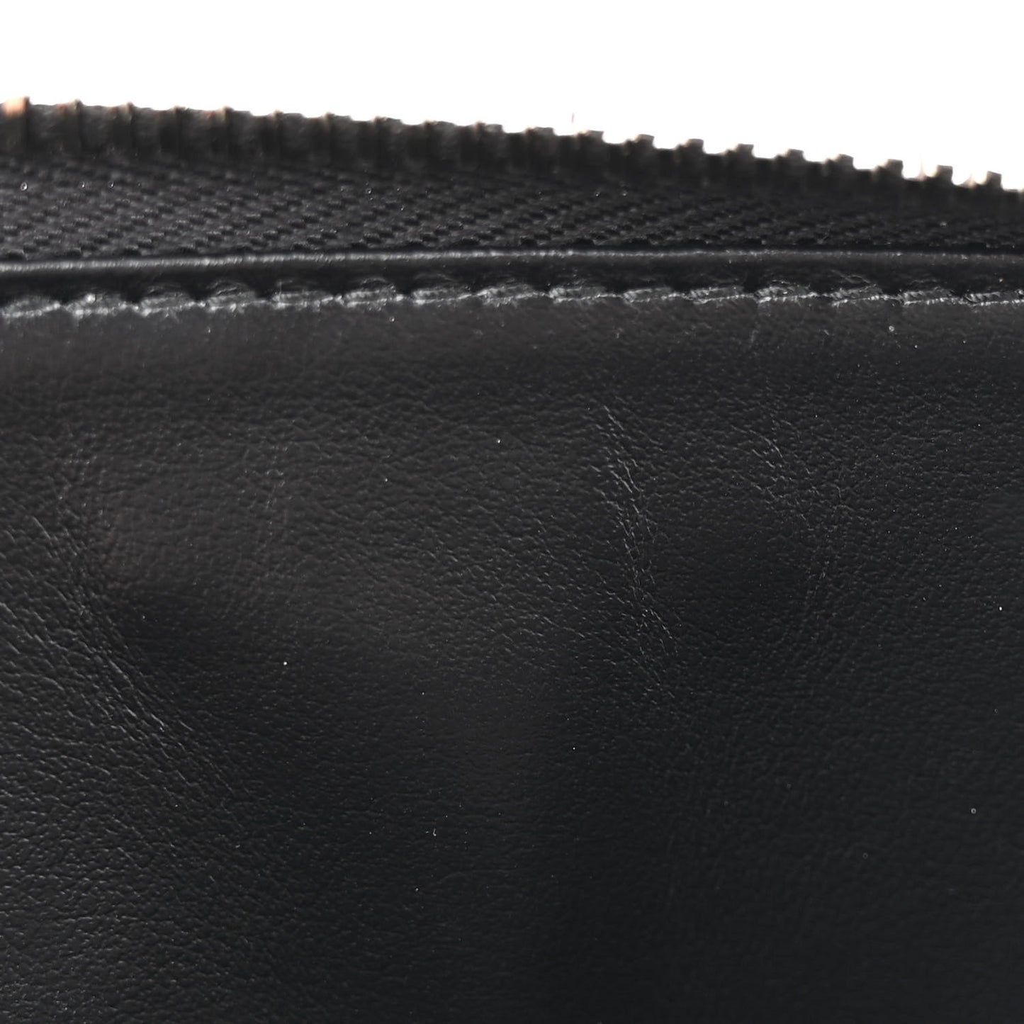 Spazzolato Mini Triangle Chain Crossbody Pouch Black