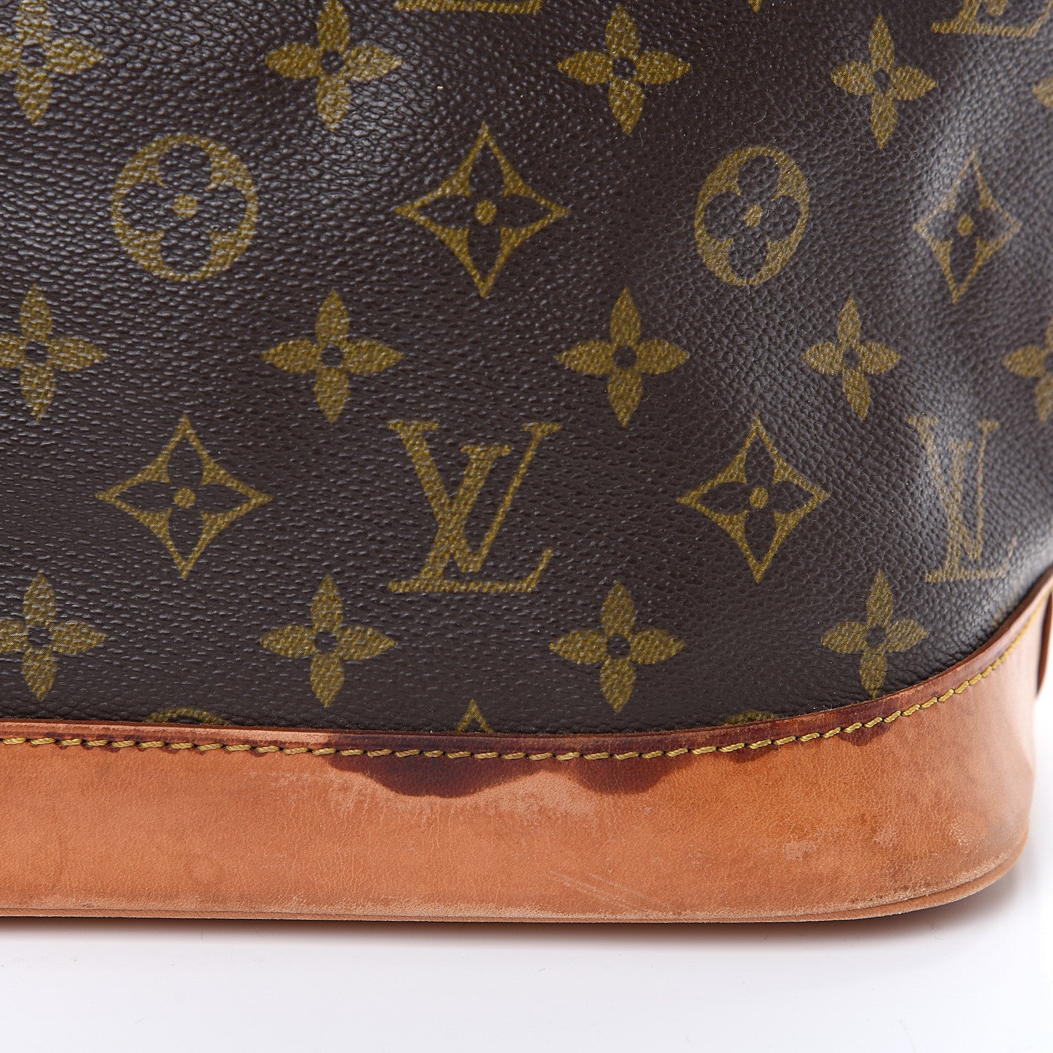 Louis Vuitton Monogram Alma PM 9 of 16