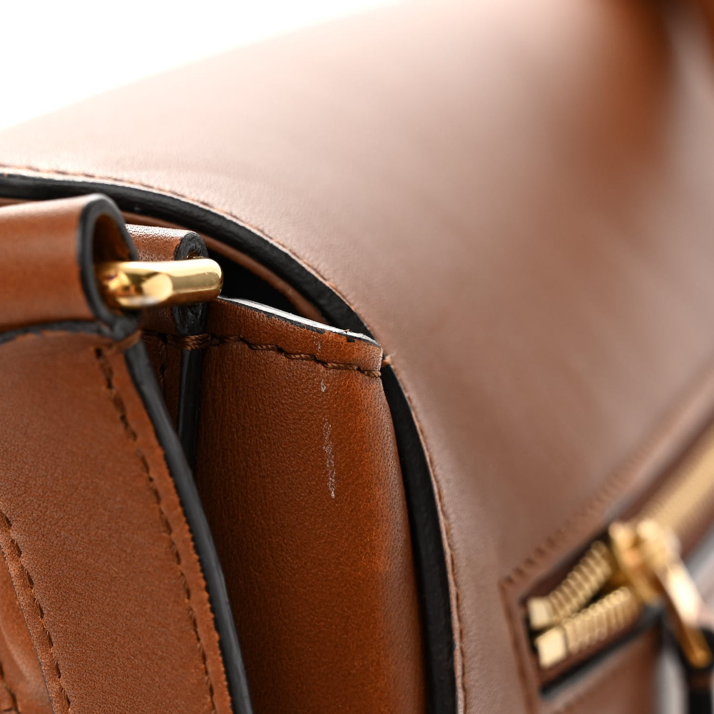 Supersoft Calfskin Medium Trotteur Caramel