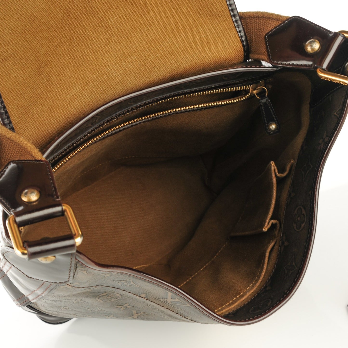 Monogram Embossed Sergent GM Bronze