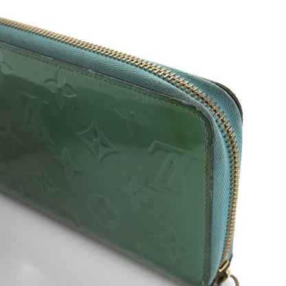 Louis Vuitton Vernis Zippy Wallet Bleu Lagon 17 of 18