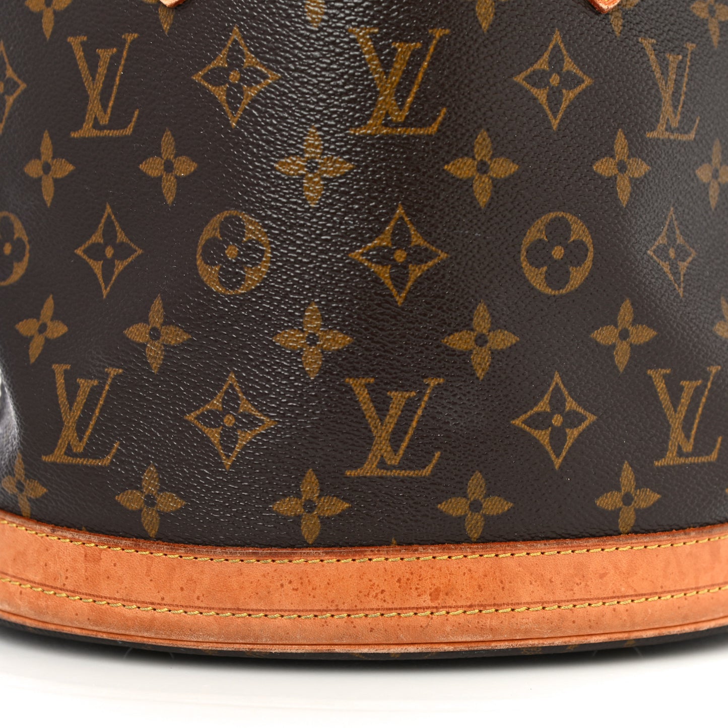 Monogram Petit Bucket 23