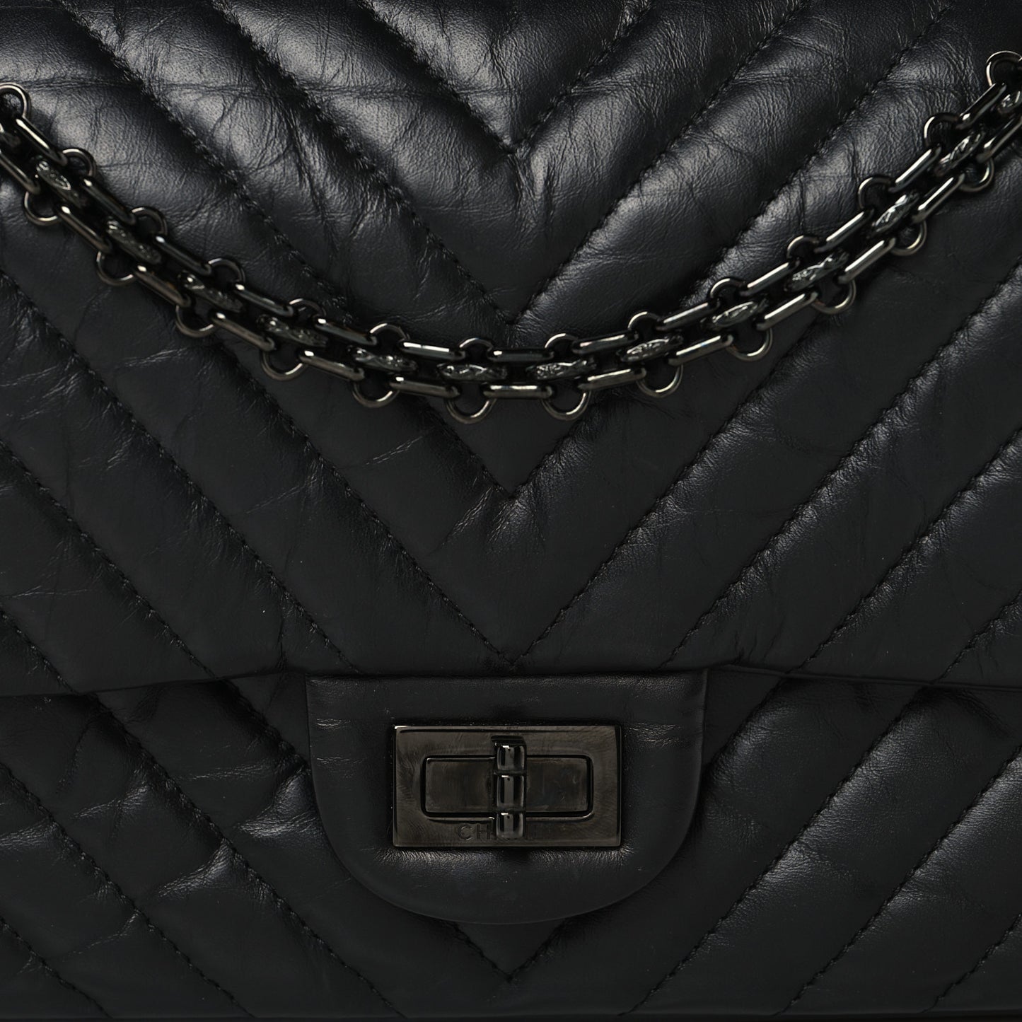Aged Calfskin Chevron Quilted 2.55 Reissue 225 Flap So Black