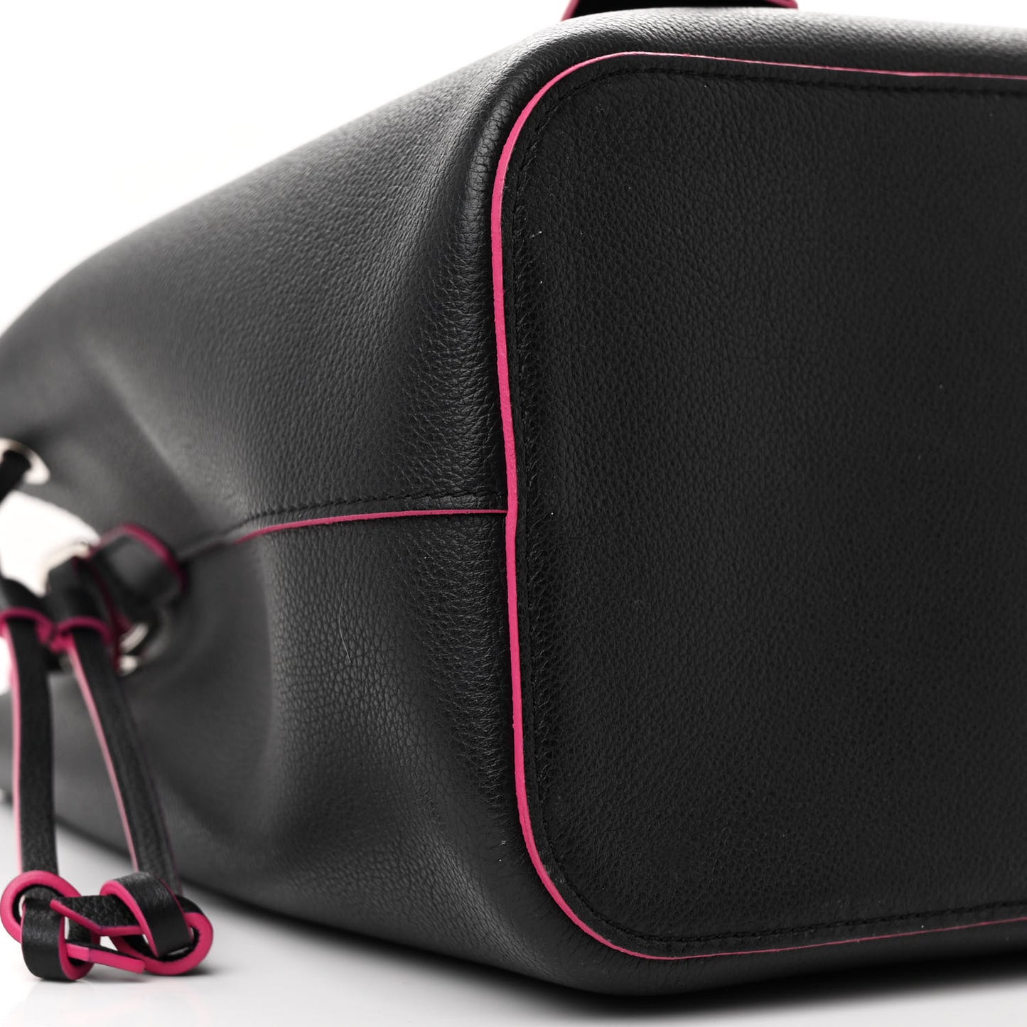 Calfskin Lockme Bucket Black