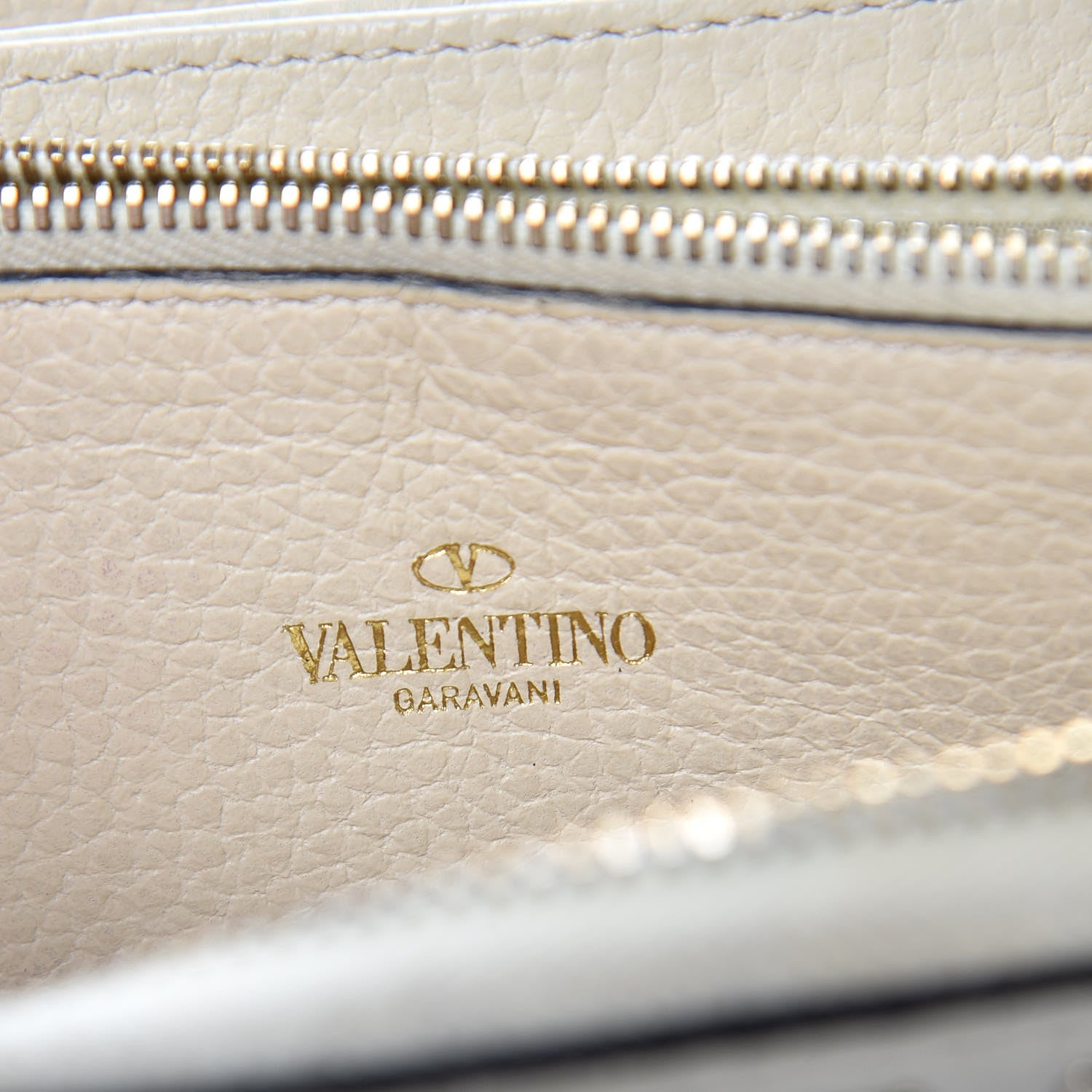 Valentino Garavani Pebbled Calfskin Rockstud Zip Around Wallet Ivory 6 of 13