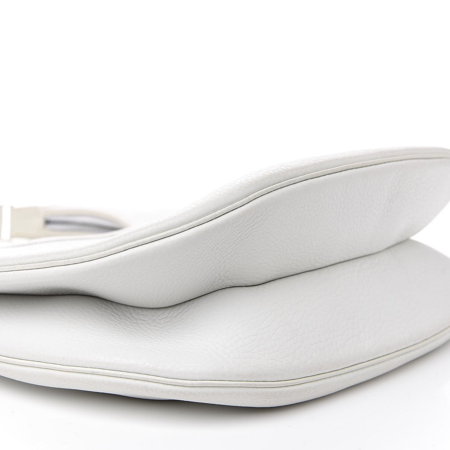 Taurillon Clemence Gao White