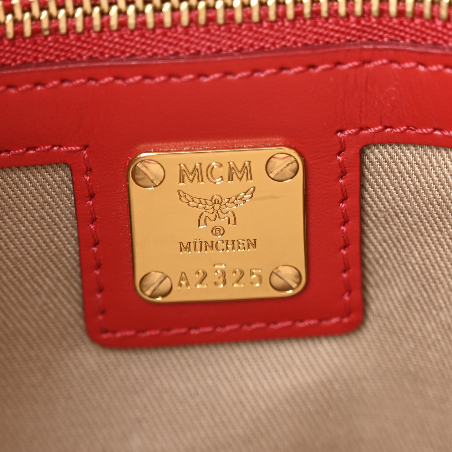 Visetos Medium Crossbody Pouch Ruby Red