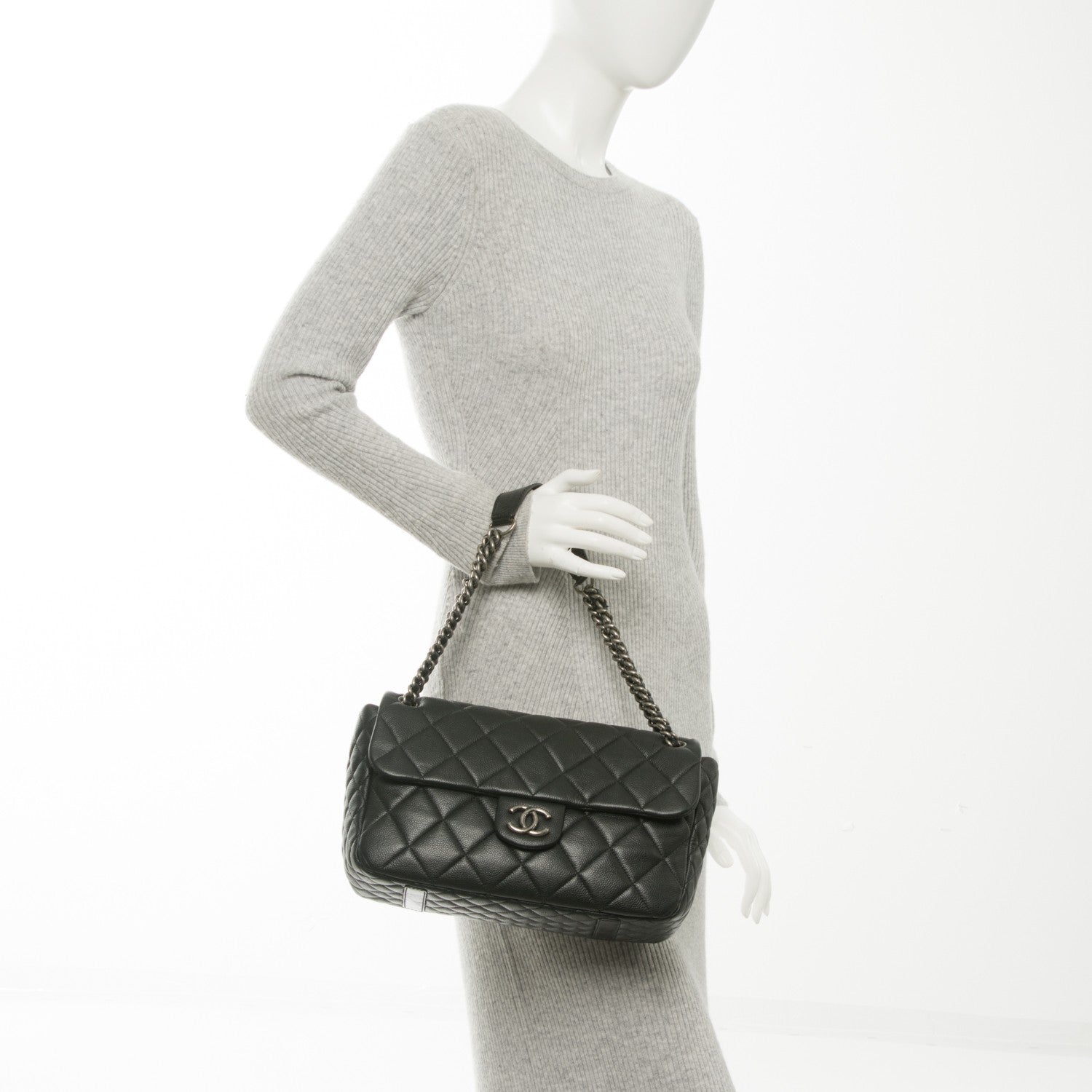 Chanel Caviar Quilted Coco Casual Flap Black 2 of 7