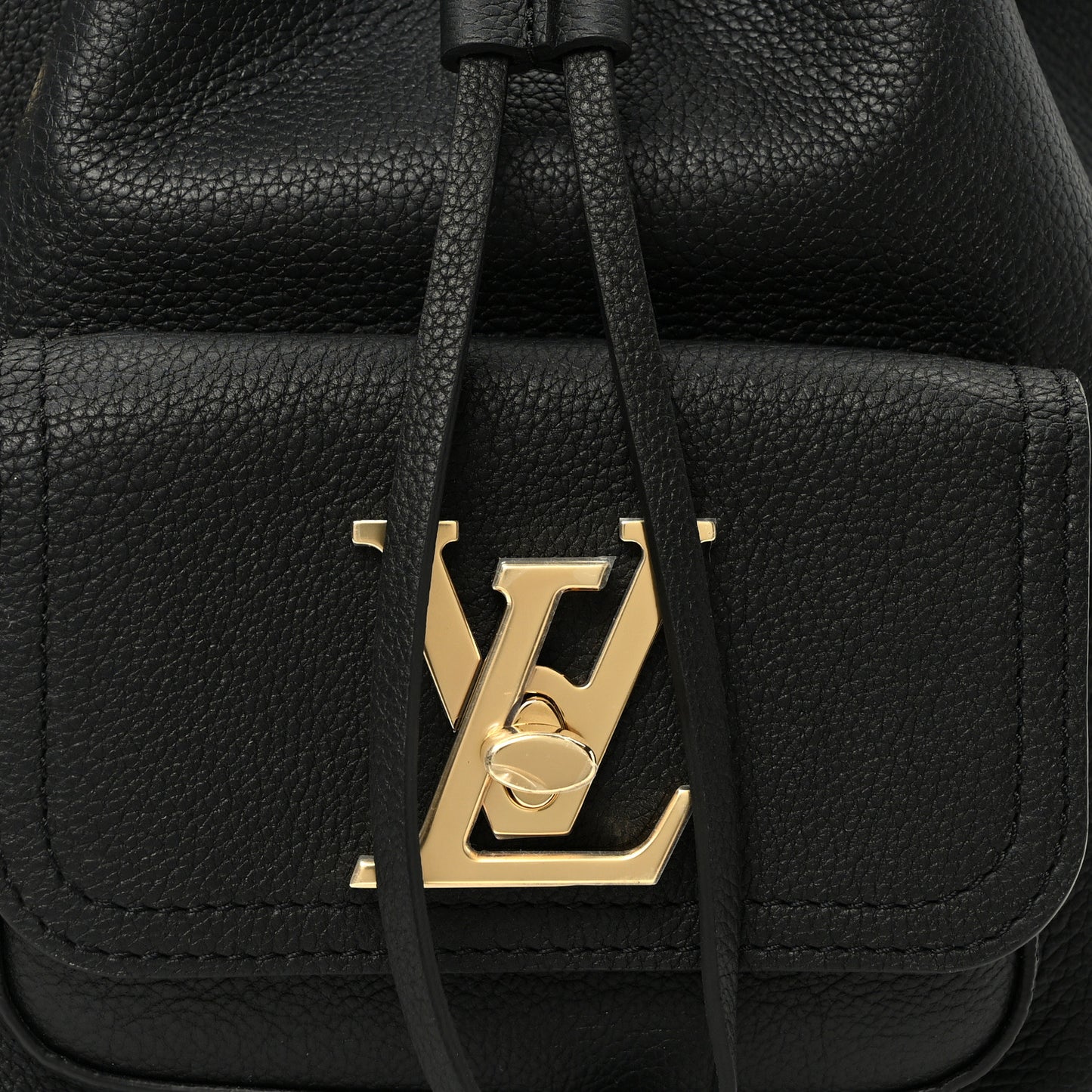 Calfskin Lockme Bucket MM Black
