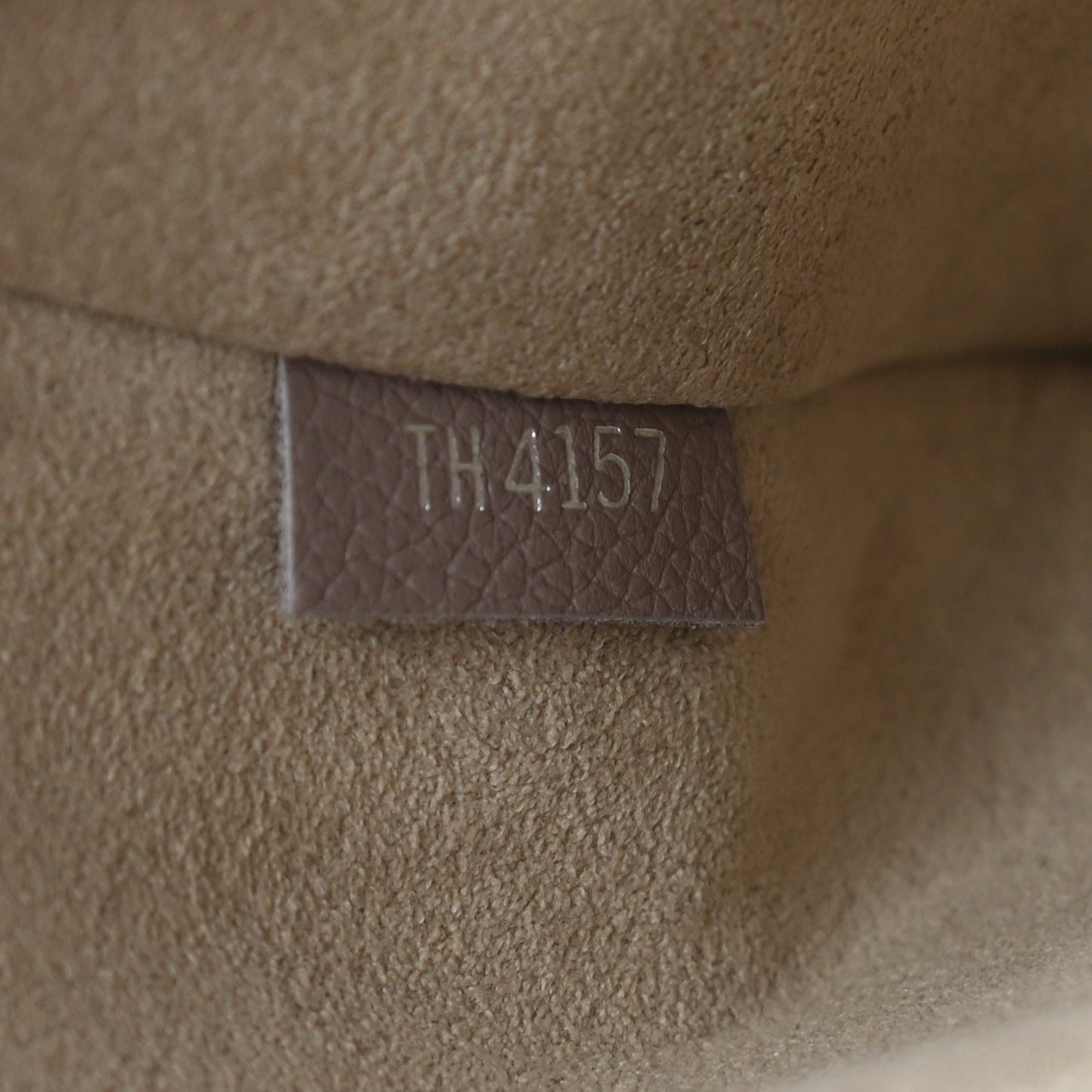 Calfskin Pochette Jour PM Taupe