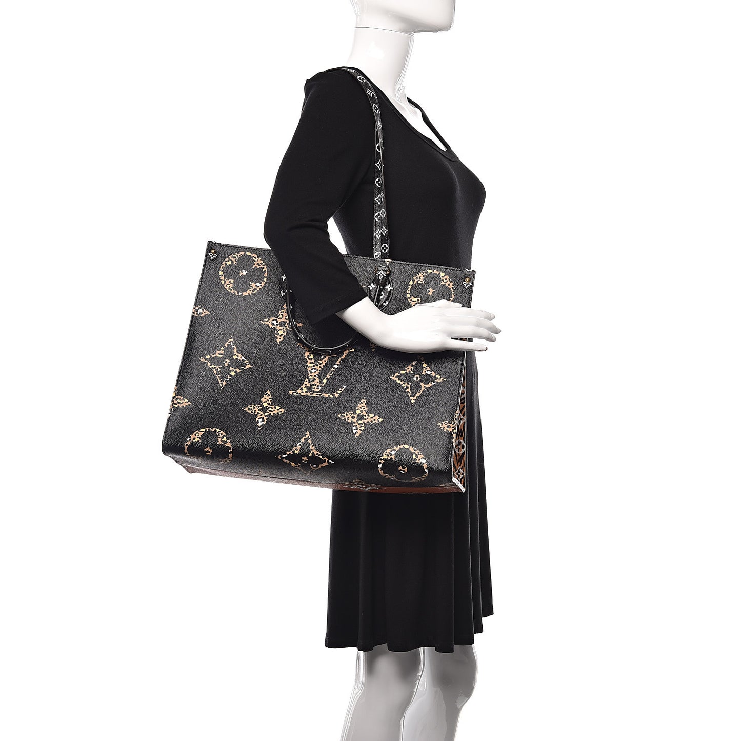 Monogram Giant Jungle Onthego GM Black