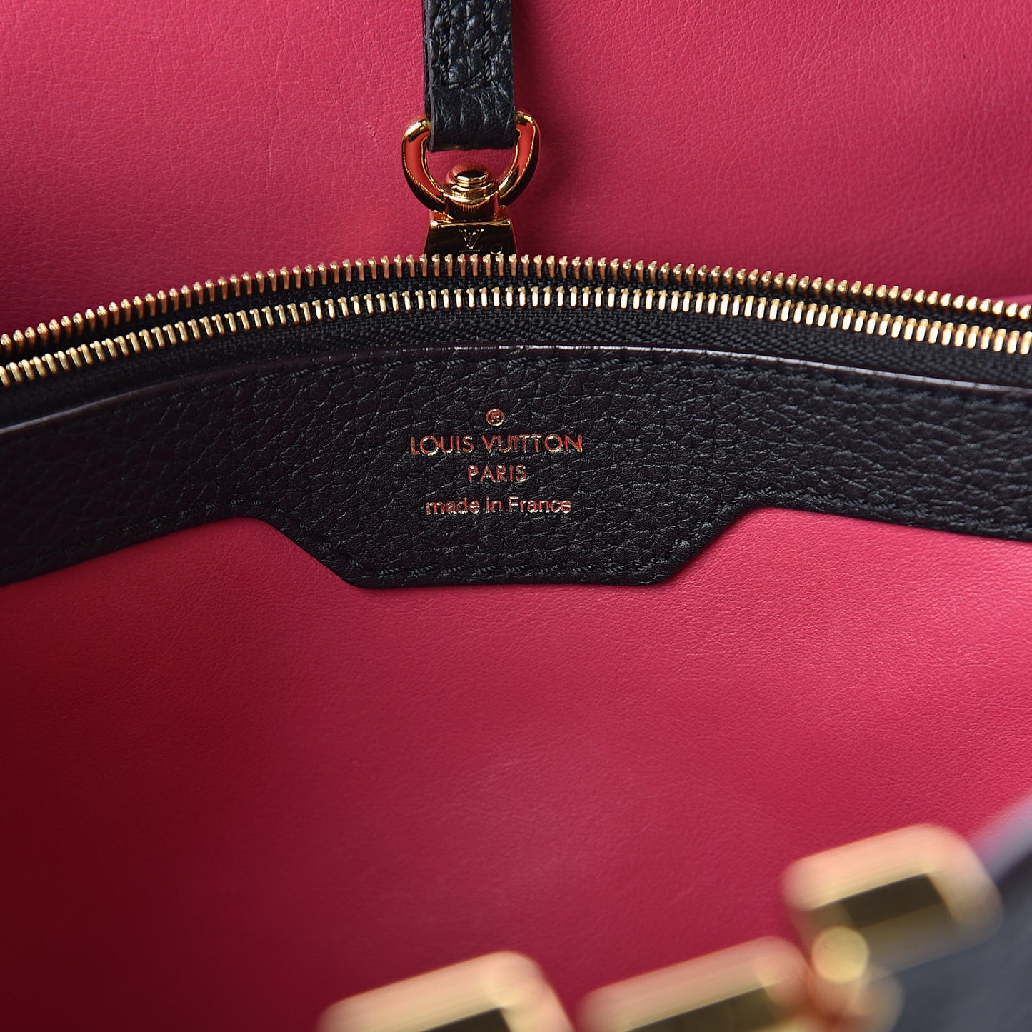 Taurillon Capucines MM Black