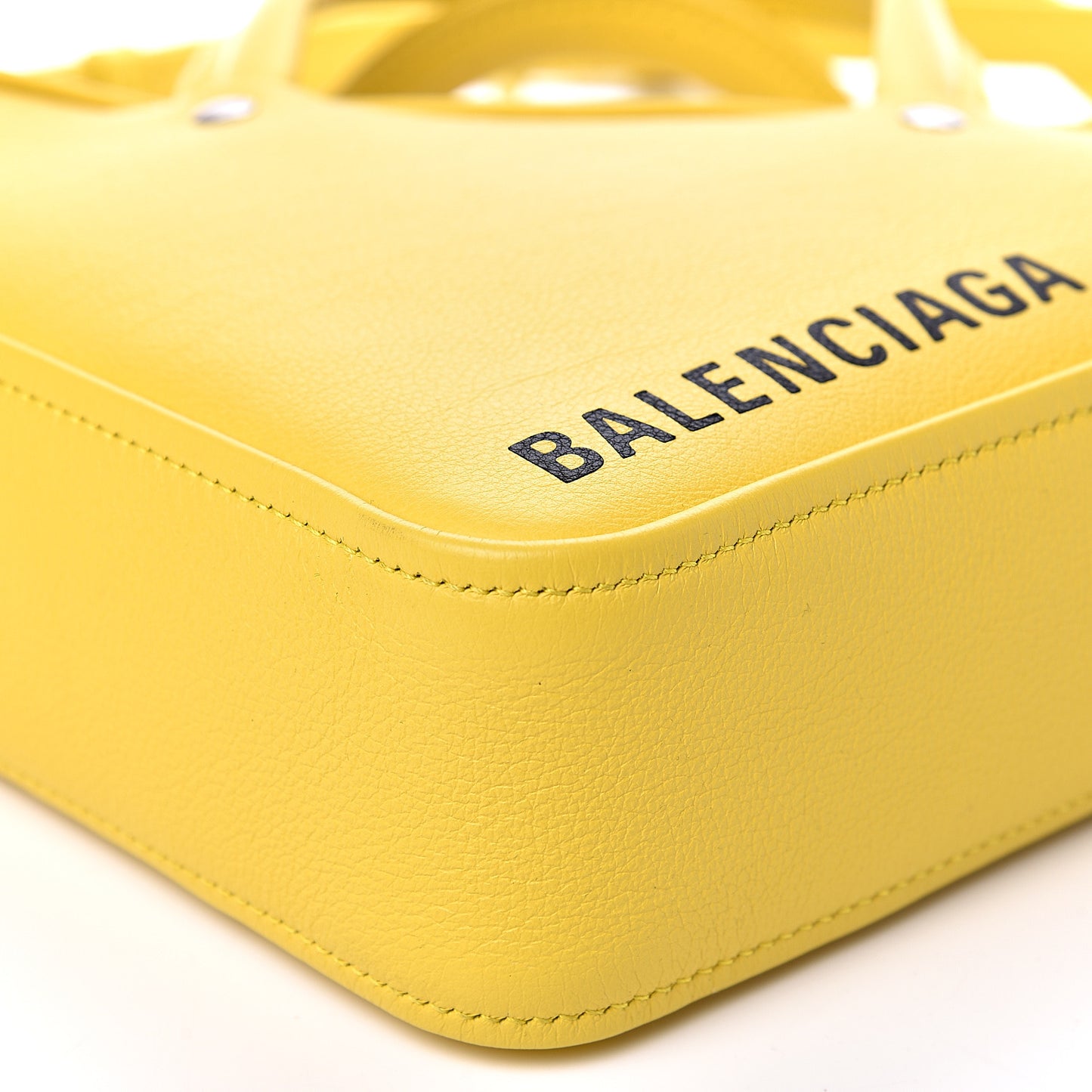 Shiny Day Calfskin Logo XS Triangle Duffle Jaune Black