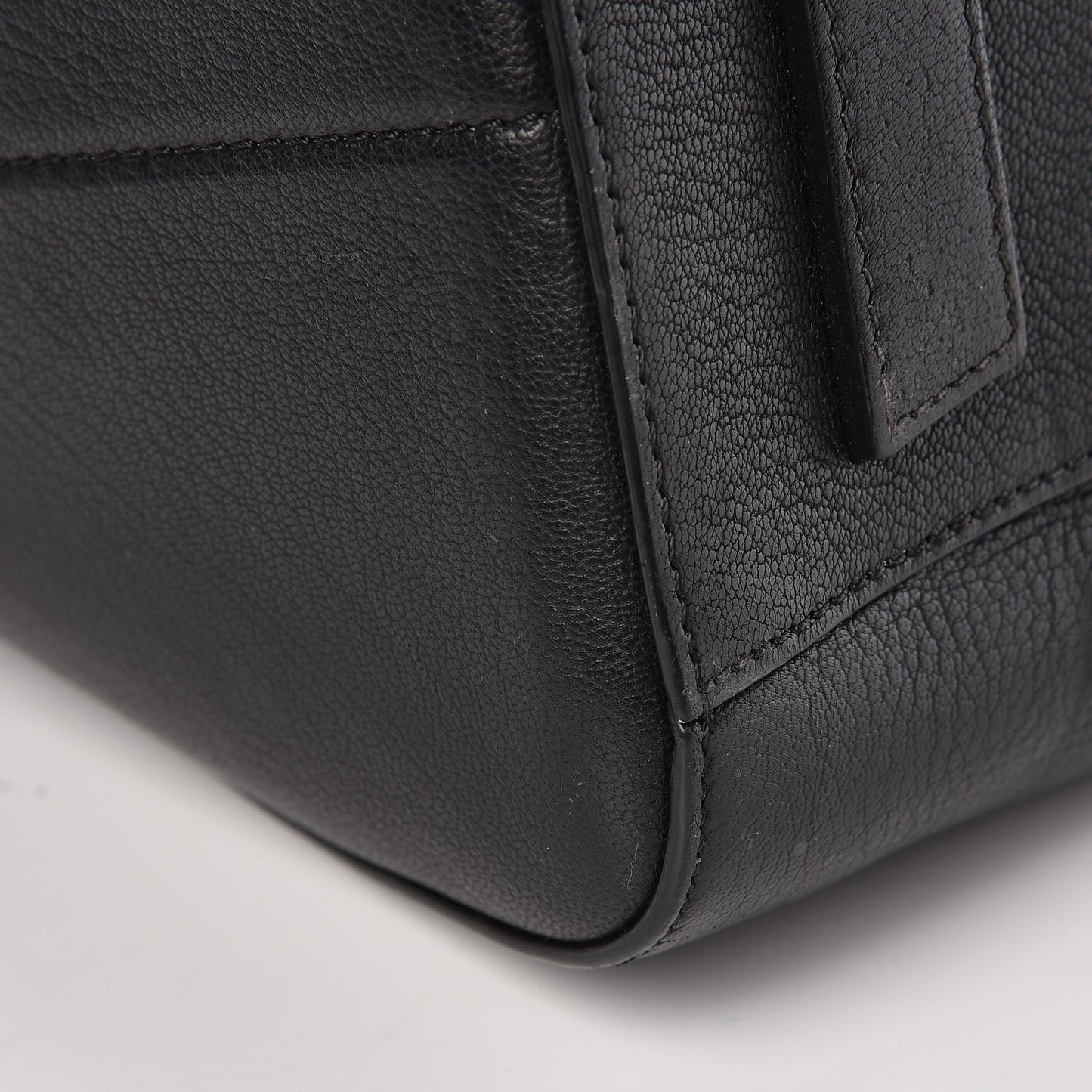 Sugar Goatskin Medium Antigona Black