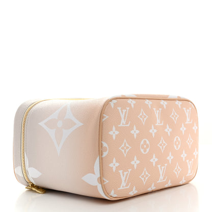 Louis Vuitton Monogram Giant By The Pool Nice BB Brume 4 of 7