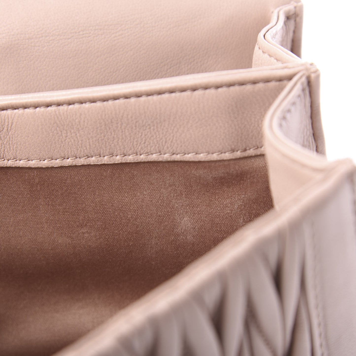 Lambskin Confidential Matelasse Chain Shoulder Bag Cipria