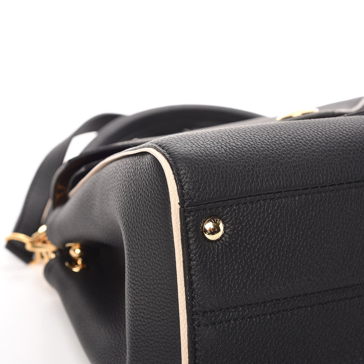 Monogram Double V Black
