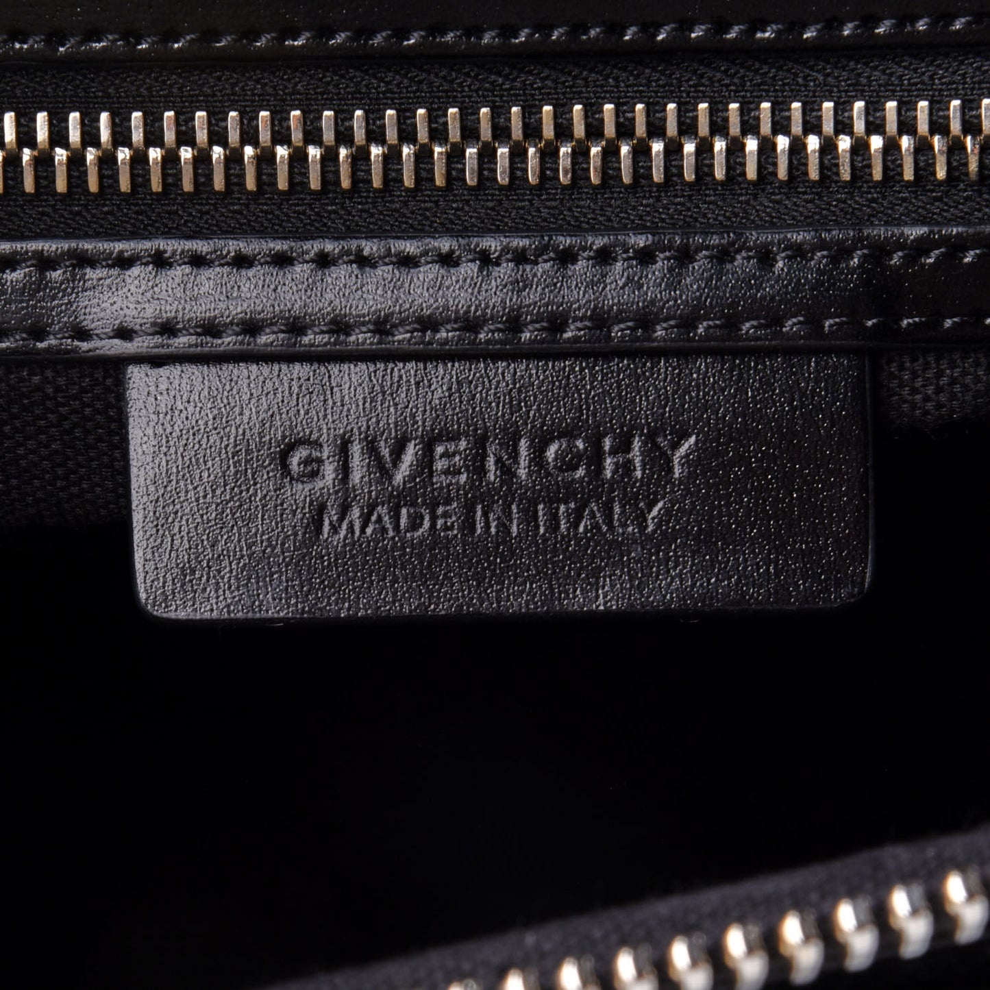 Shiny Lord Calfskin Small Antigona Black