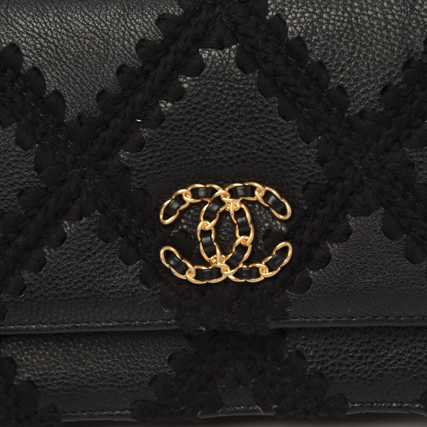 Calfskin Crochet 19 Wallet On Chain WOC Black