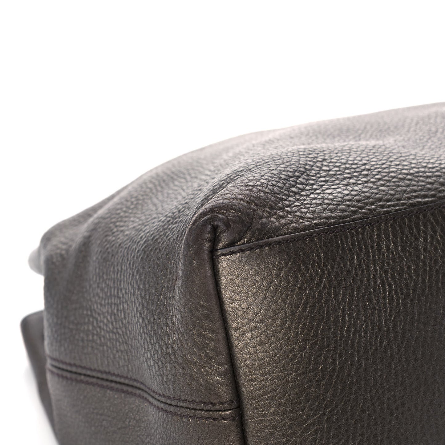 Metallic Pebbled Calfskin Medium Soho Chain Shoulder Bag Sasso