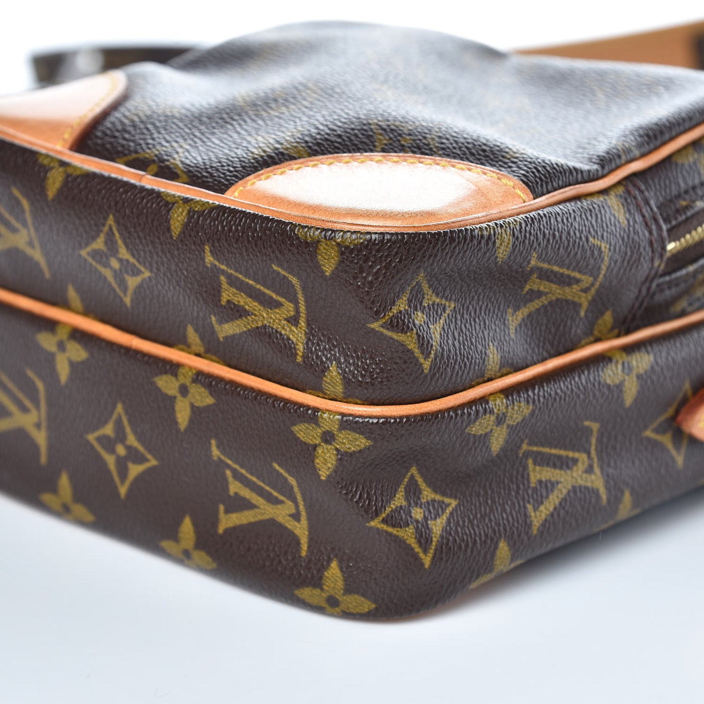 Monogram Amazone