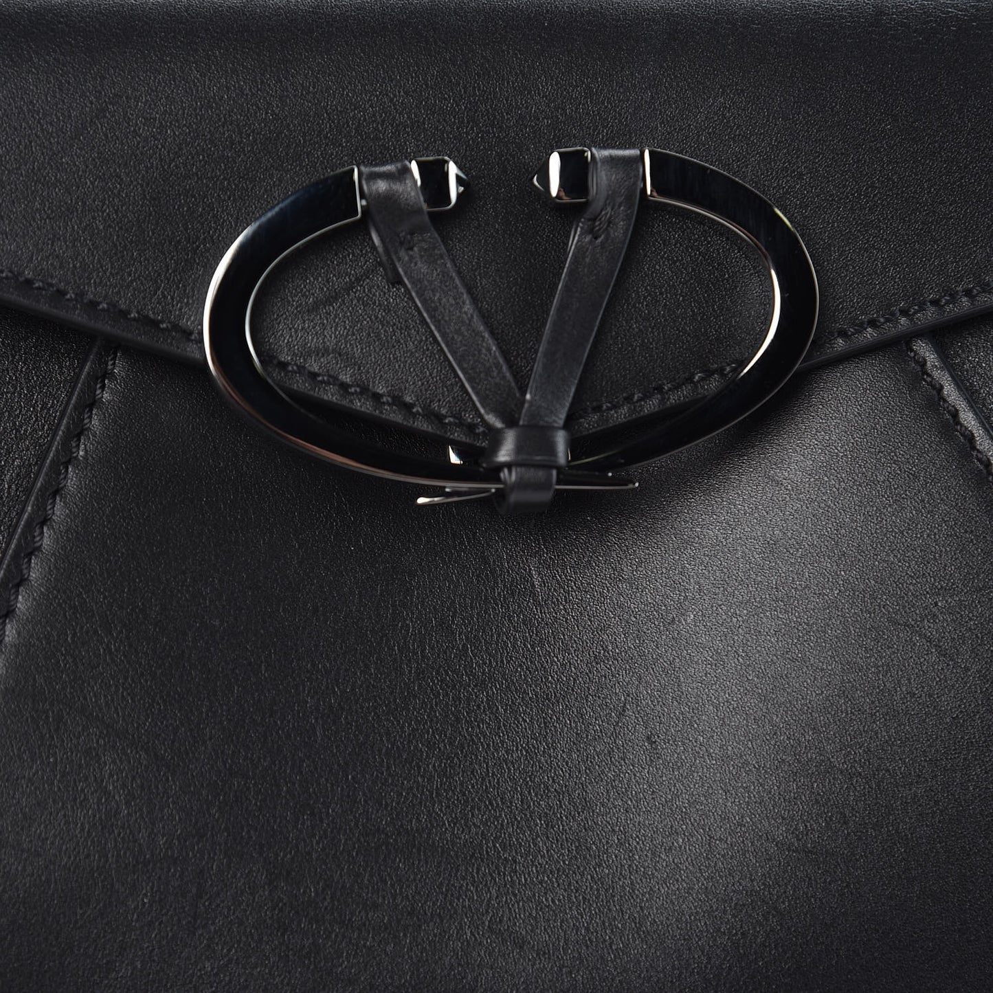 Calfskin V Rivet Chain Clutch Black
