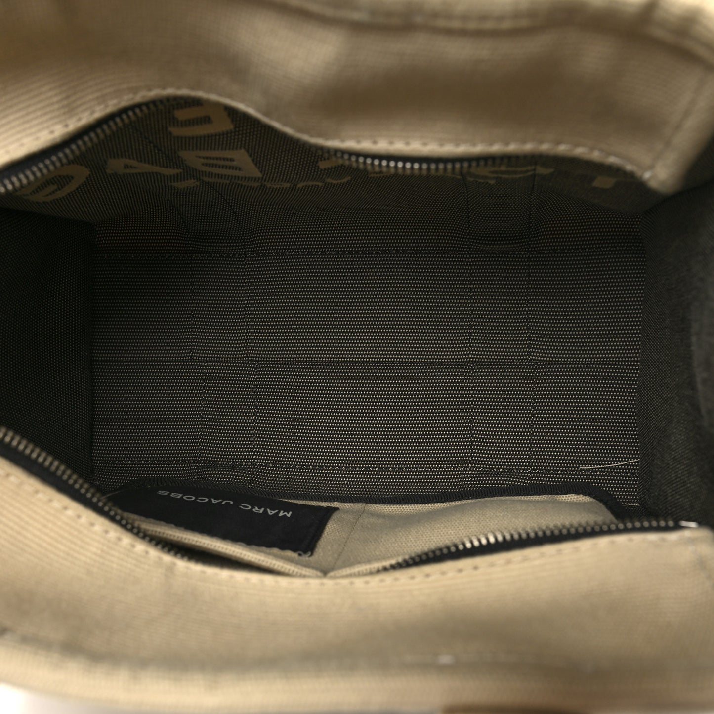Jacquard Medium The Traveler Tote Bag Warm Sand