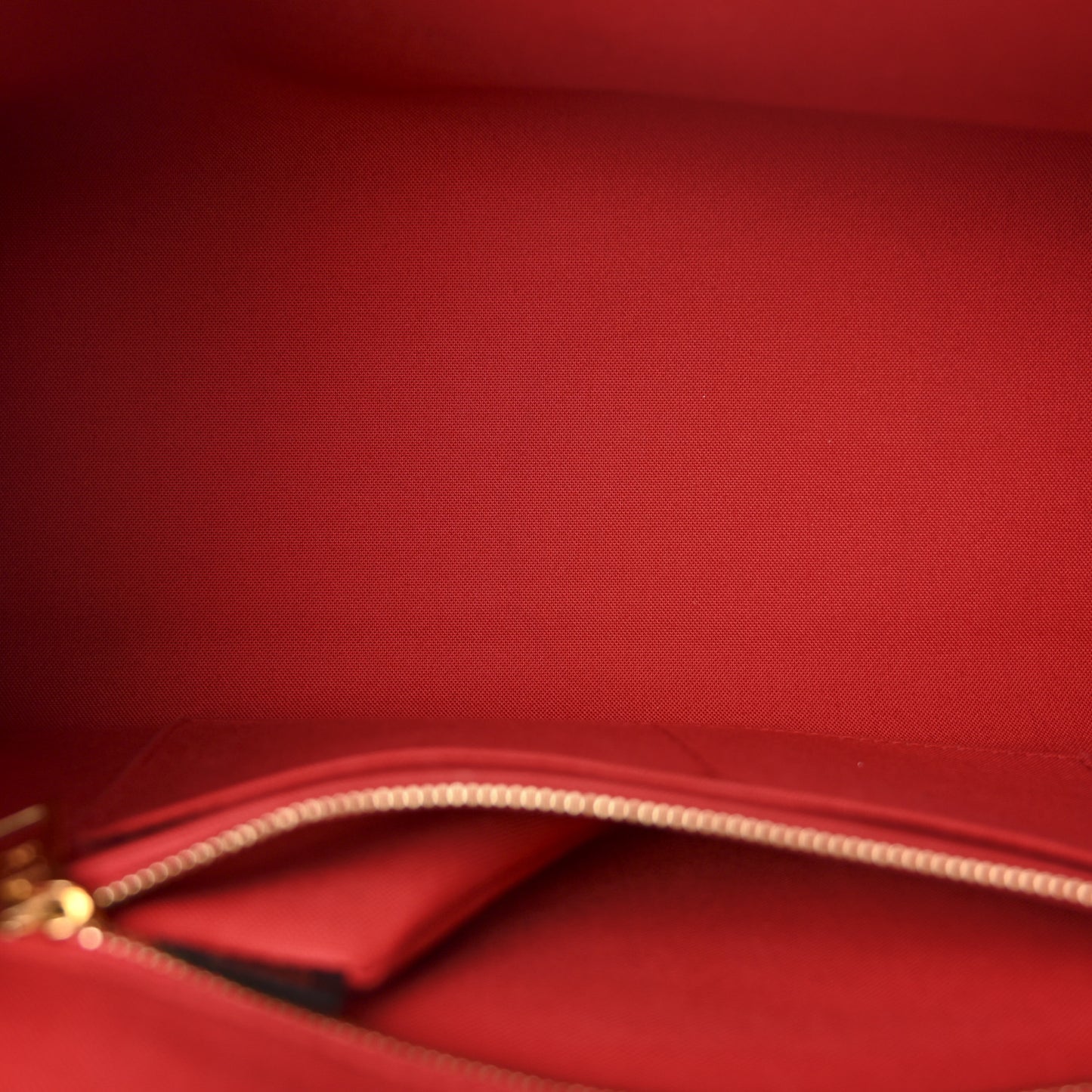 Reverse Monogram Giant Onthego MM